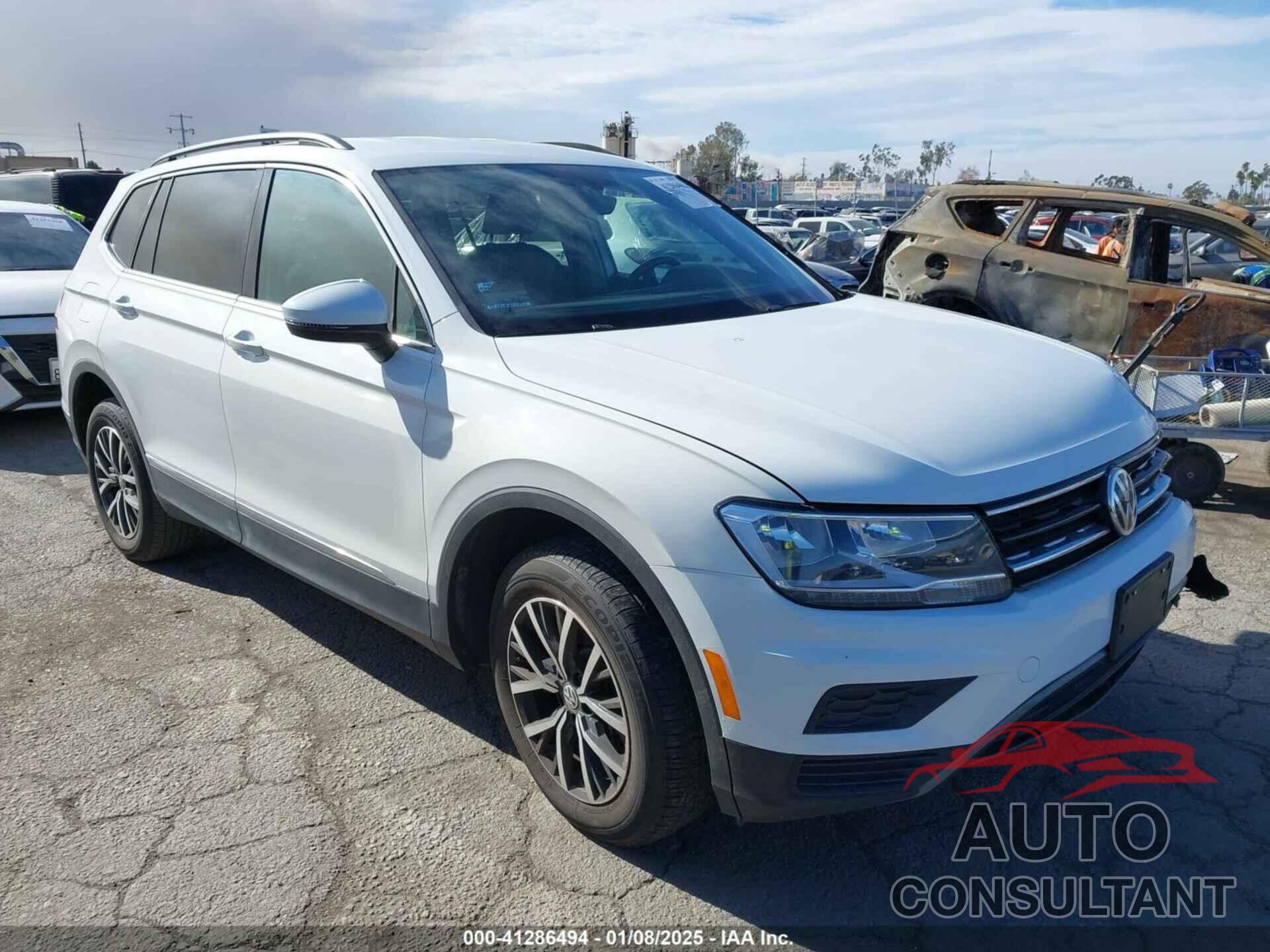 VOLKSWAGEN TIGUAN 2018 - 3VV3B7AX5JM221282