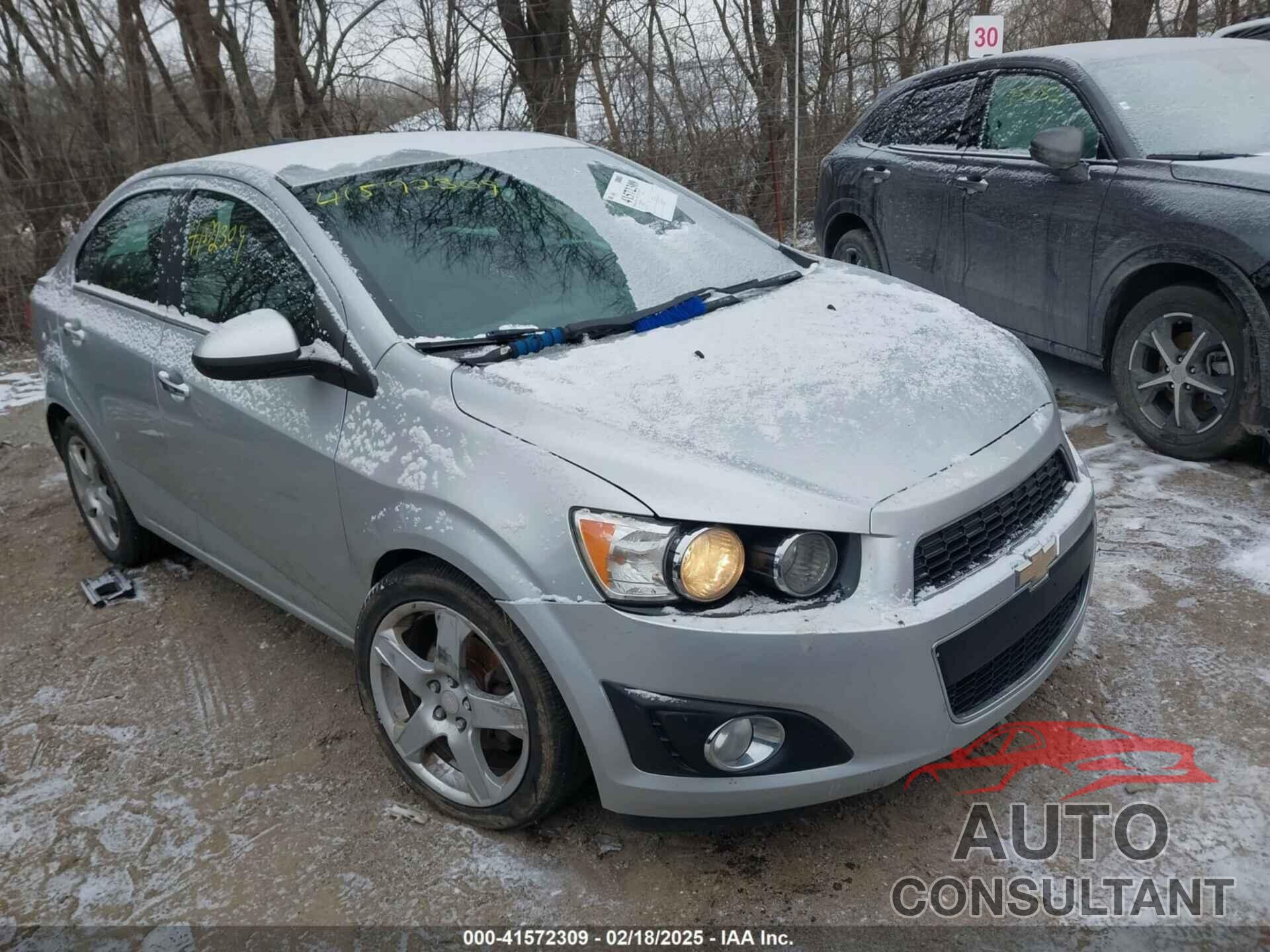 CHEVROLET SONIC 2015 - 1G1JE5SB5F4121571