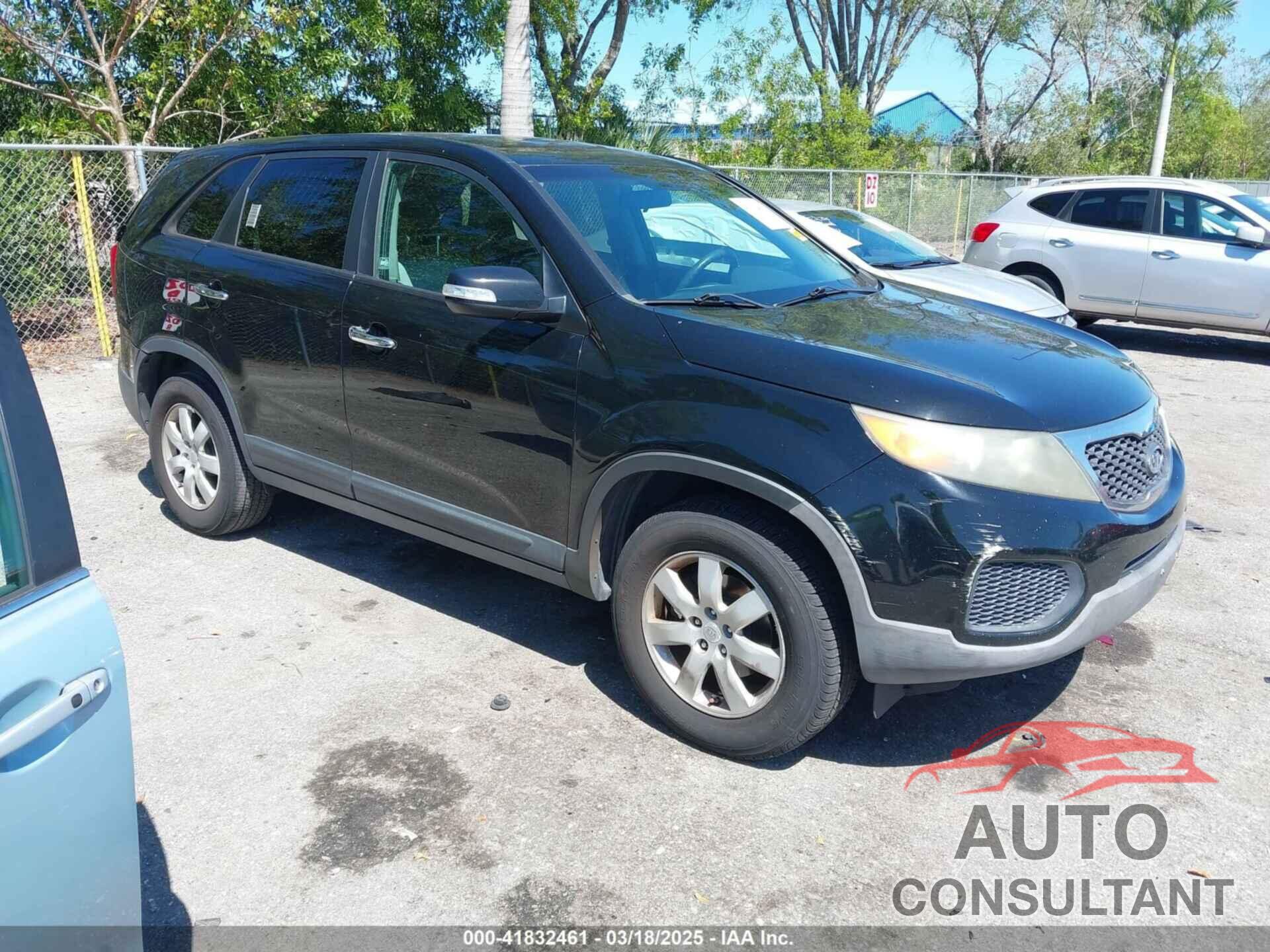 KIA SORENTO 2011 - 5XYKT3A12BG033992