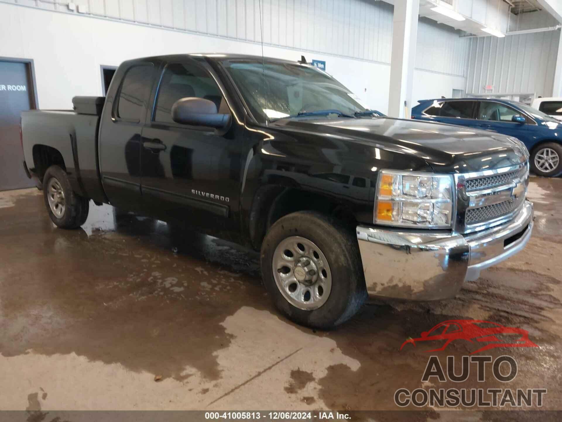 CHEVROLET SILVERADO 1500 2012 - 1GCRCREA8CZ195267