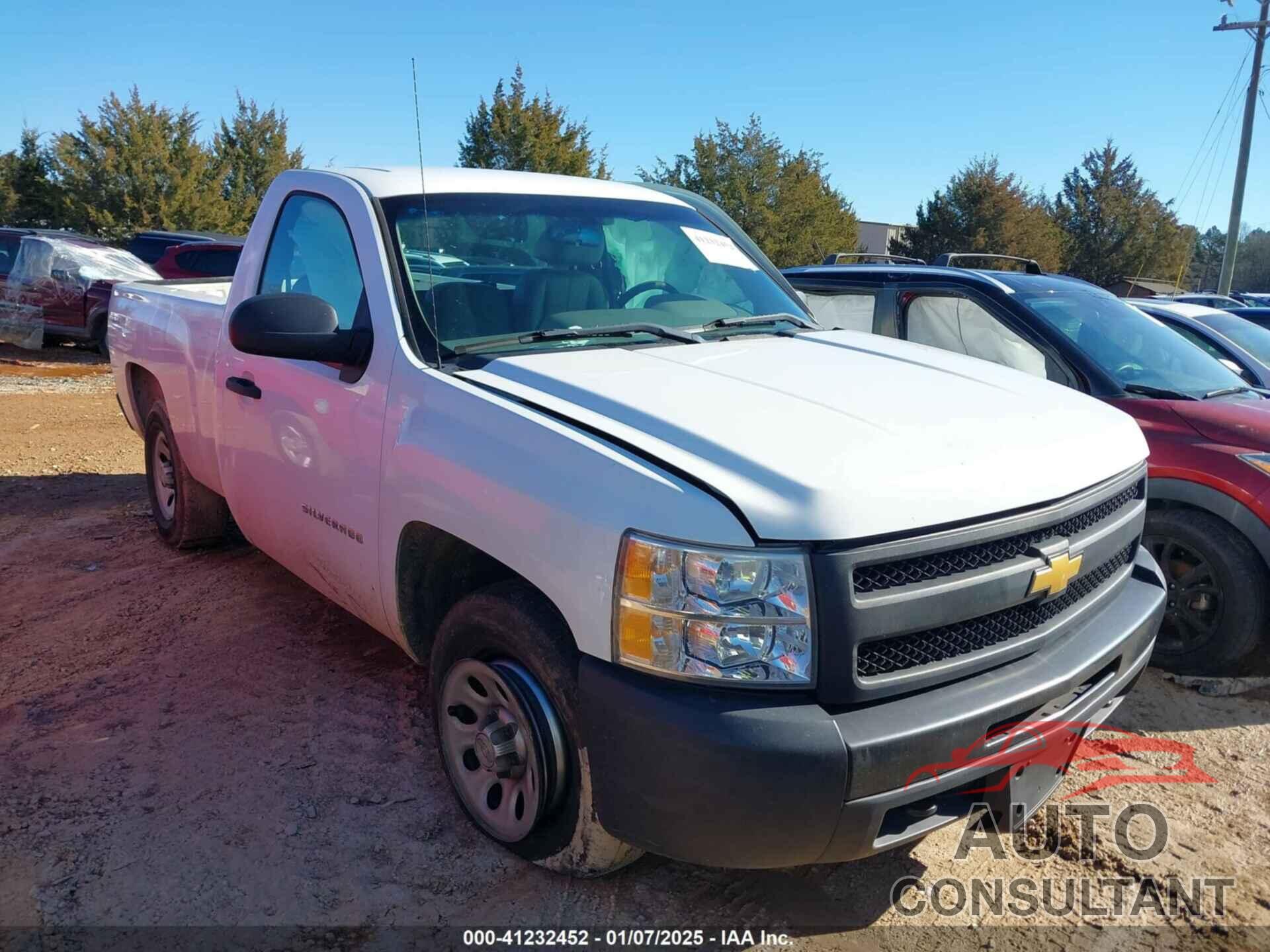 CHEVROLET SILVERADO 1500 2013 - 1GCNKPEA0DZ284211