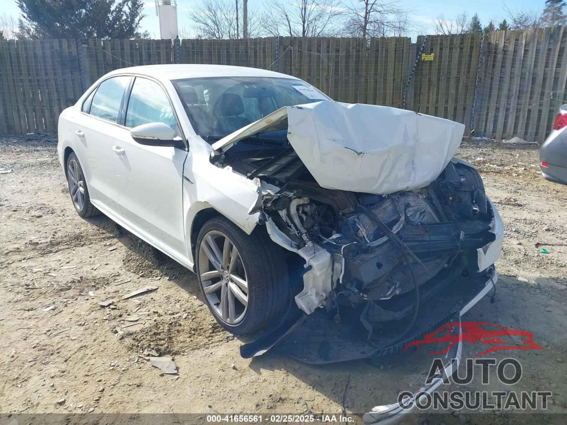 VOLKSWAGEN PASSAT 2018 - 1VWAA7A32JC012571