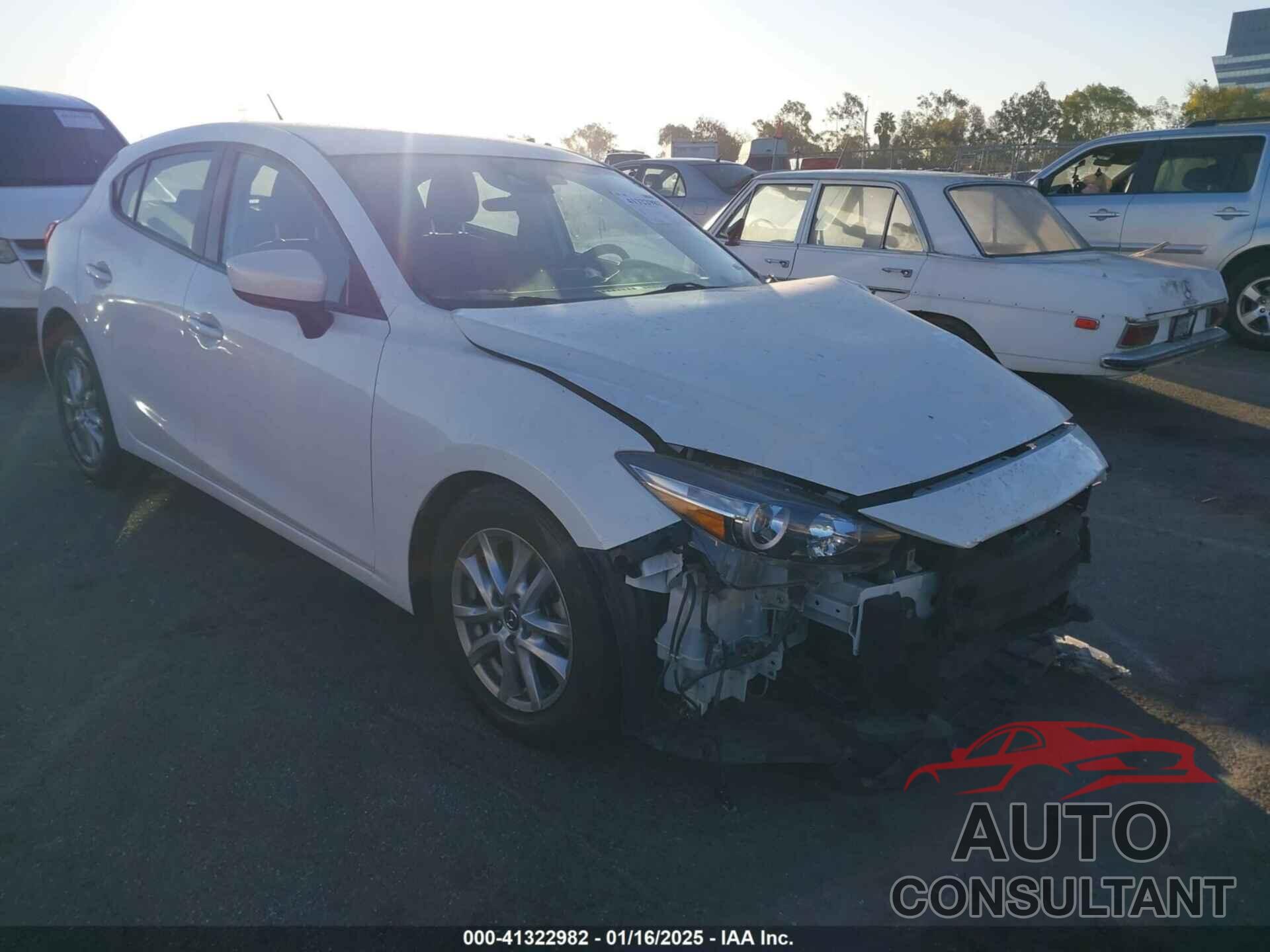 MAZDA MAZDA3 2018 - 3MZBN1K74JM183764