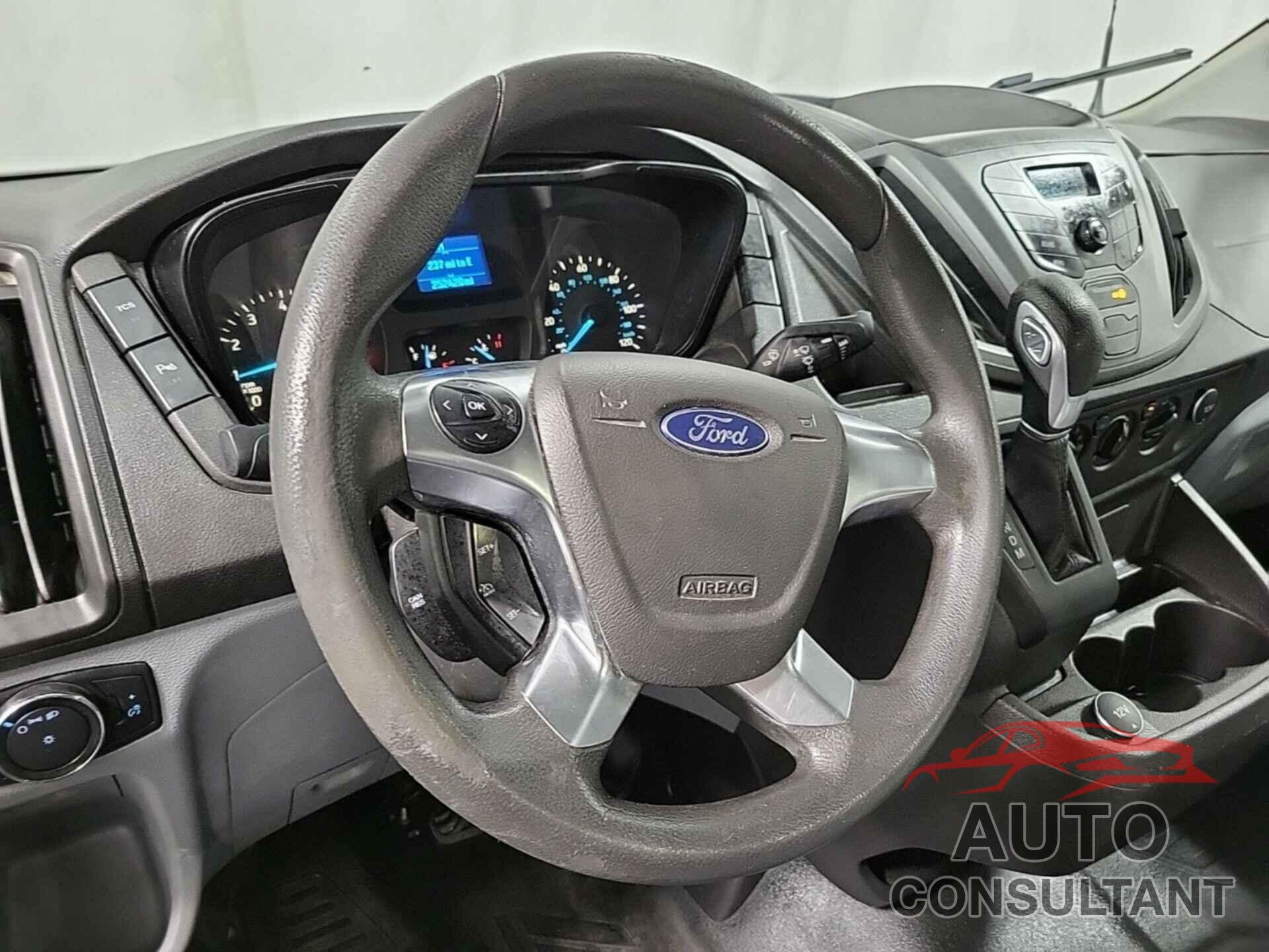 FORD TRANSIT-150 2017 - 1FTYE1YM9HKA82506