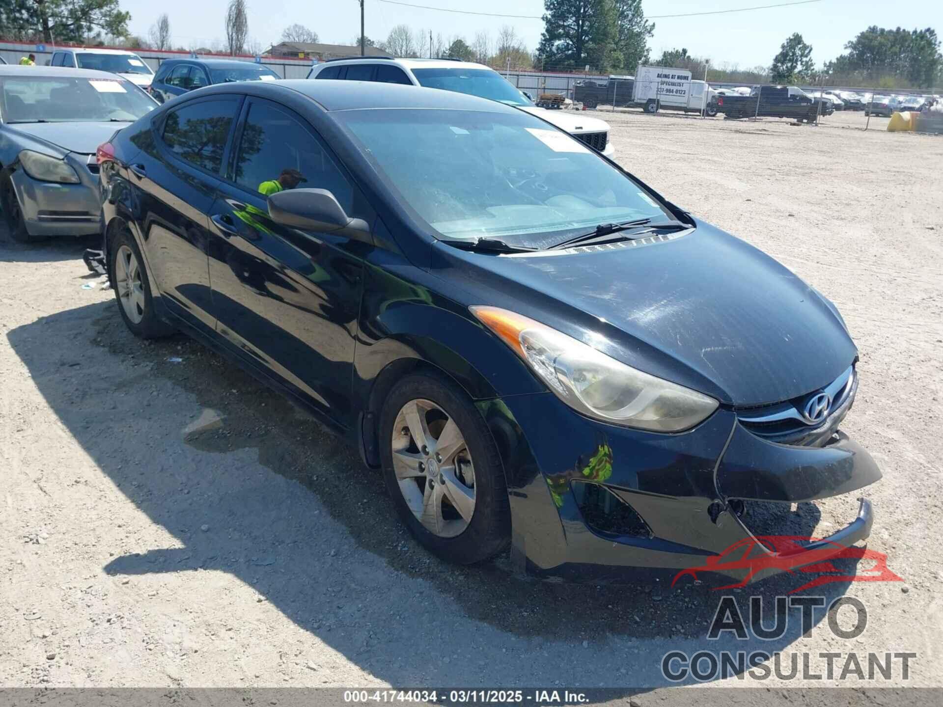 HYUNDAI ELANTRA 2013 - KMHDH4AE7DU938826