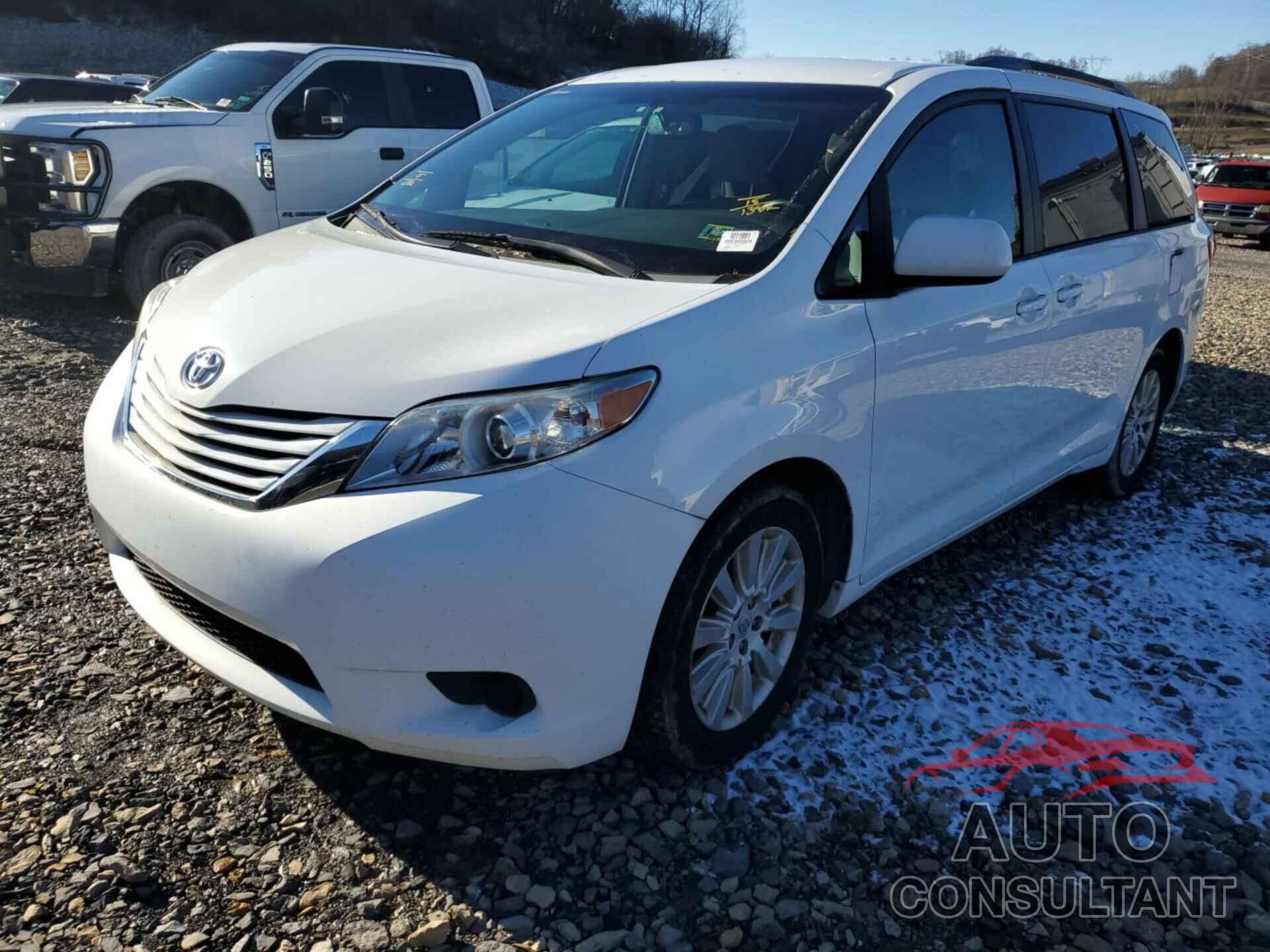 TOYOTA SIENNA 2015 - 5TDJK3DC2FS107979