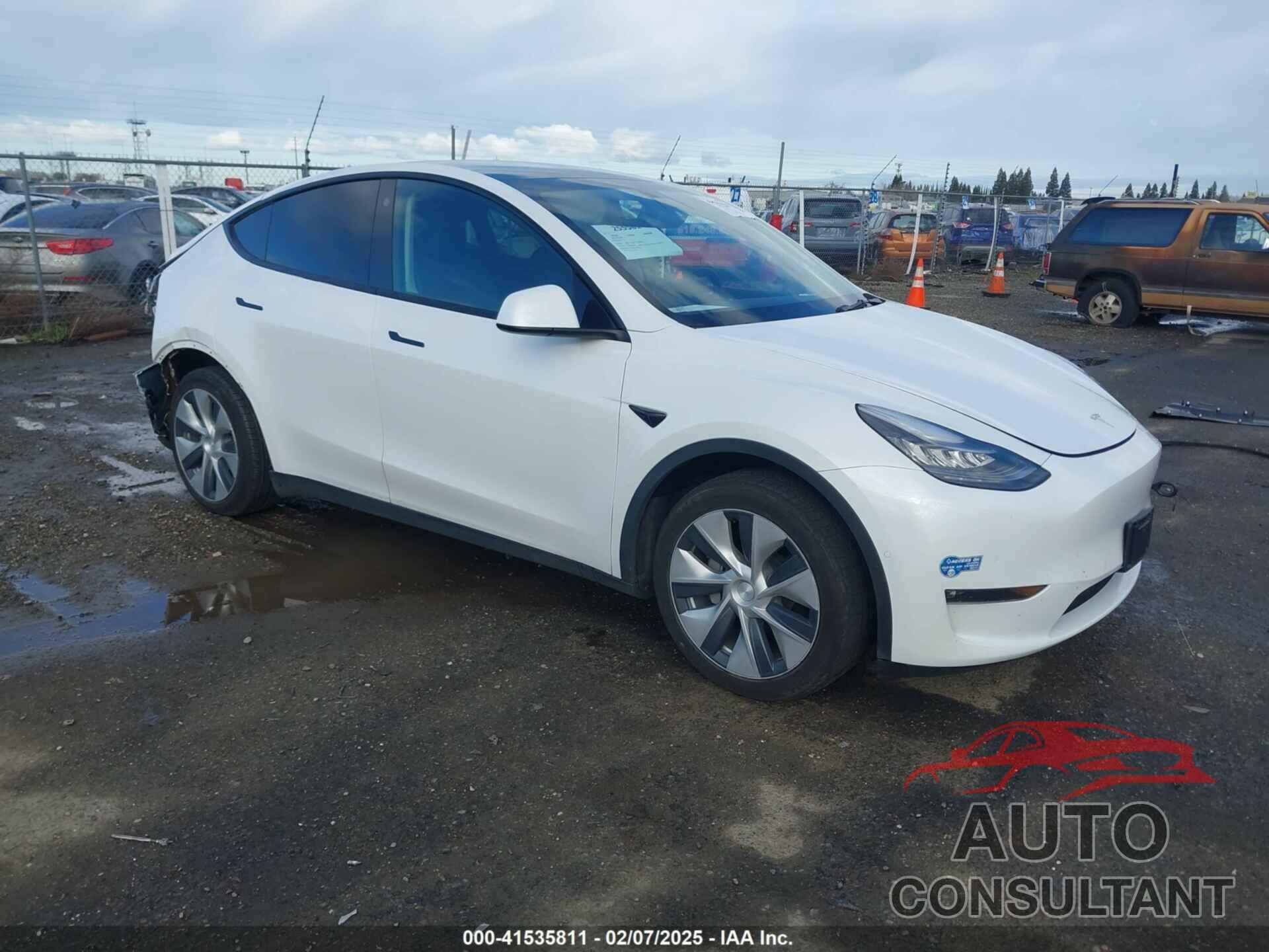 TESLA MODEL Y 2021 - 5YJYGDEE1MF152855