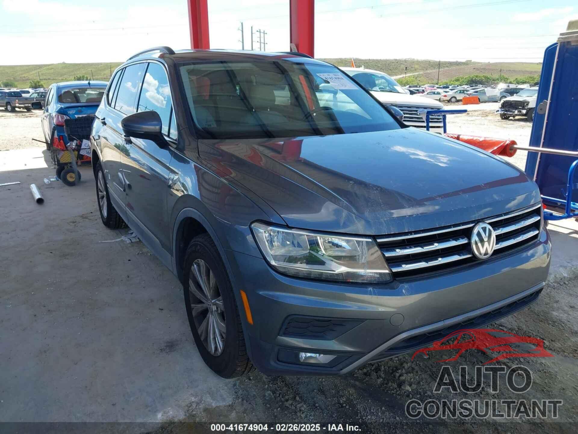 VOLKSWAGEN TIGUAN 2018 - 3VV3B7AX2JM017524