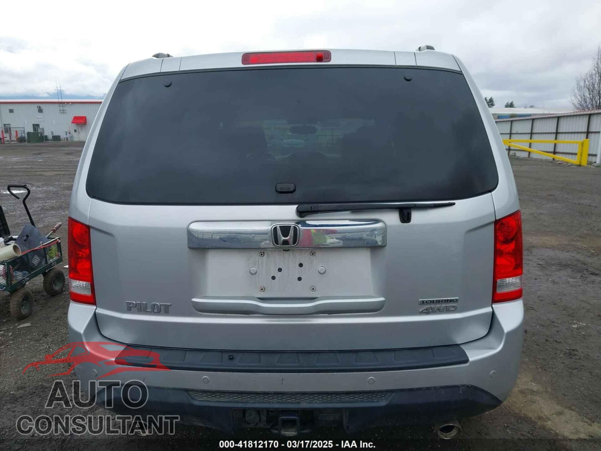 HONDA PILOT 2015 - 5FNYF4H94FB018152