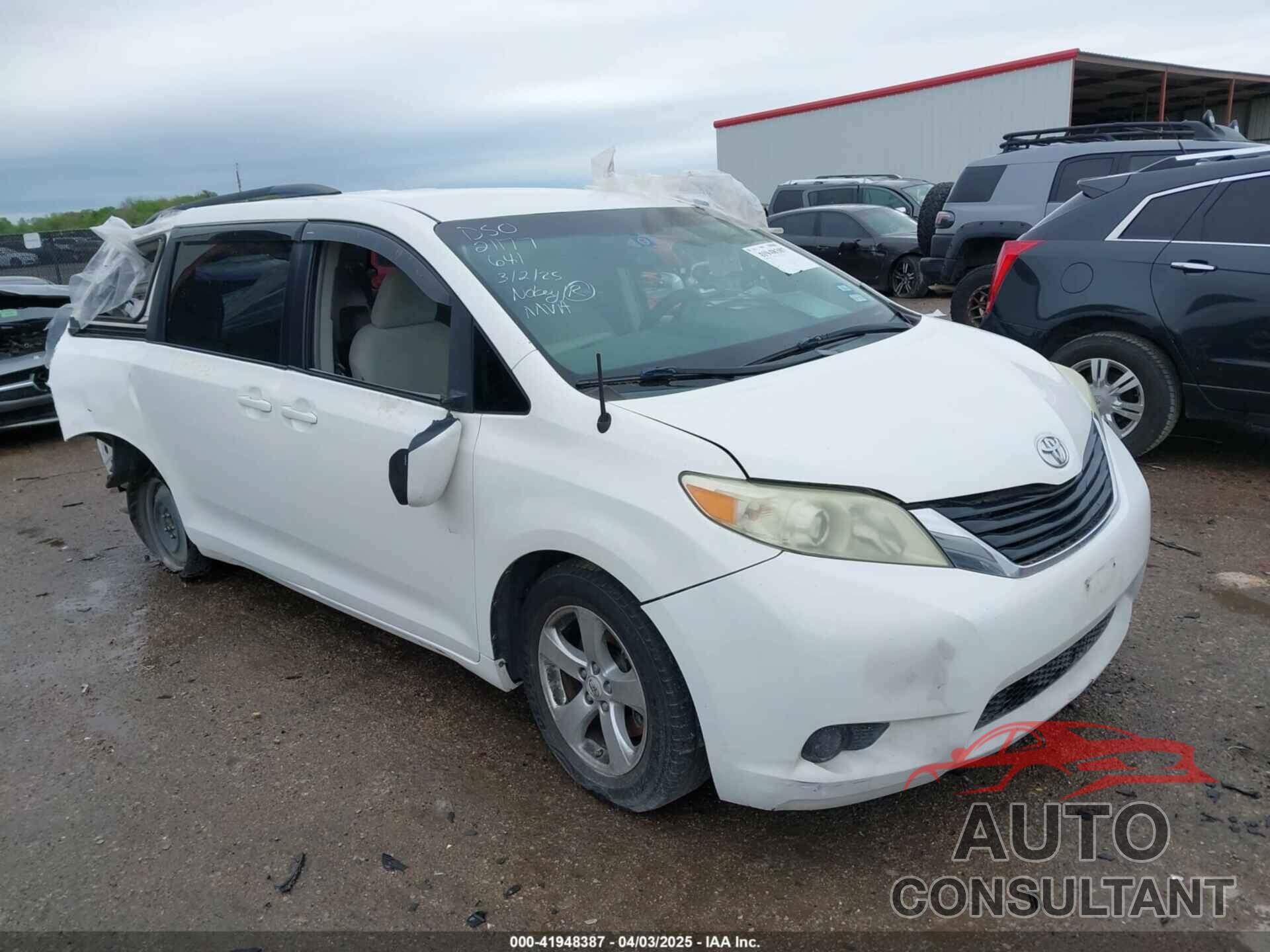 TOYOTA SIENNA 2011 - 5TDKK3DC9BS135728