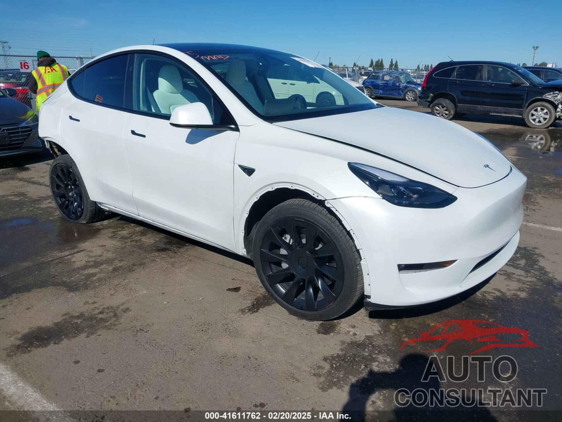 TESLA MODEL Y 2023 - 7SAYGDEE0PF945202