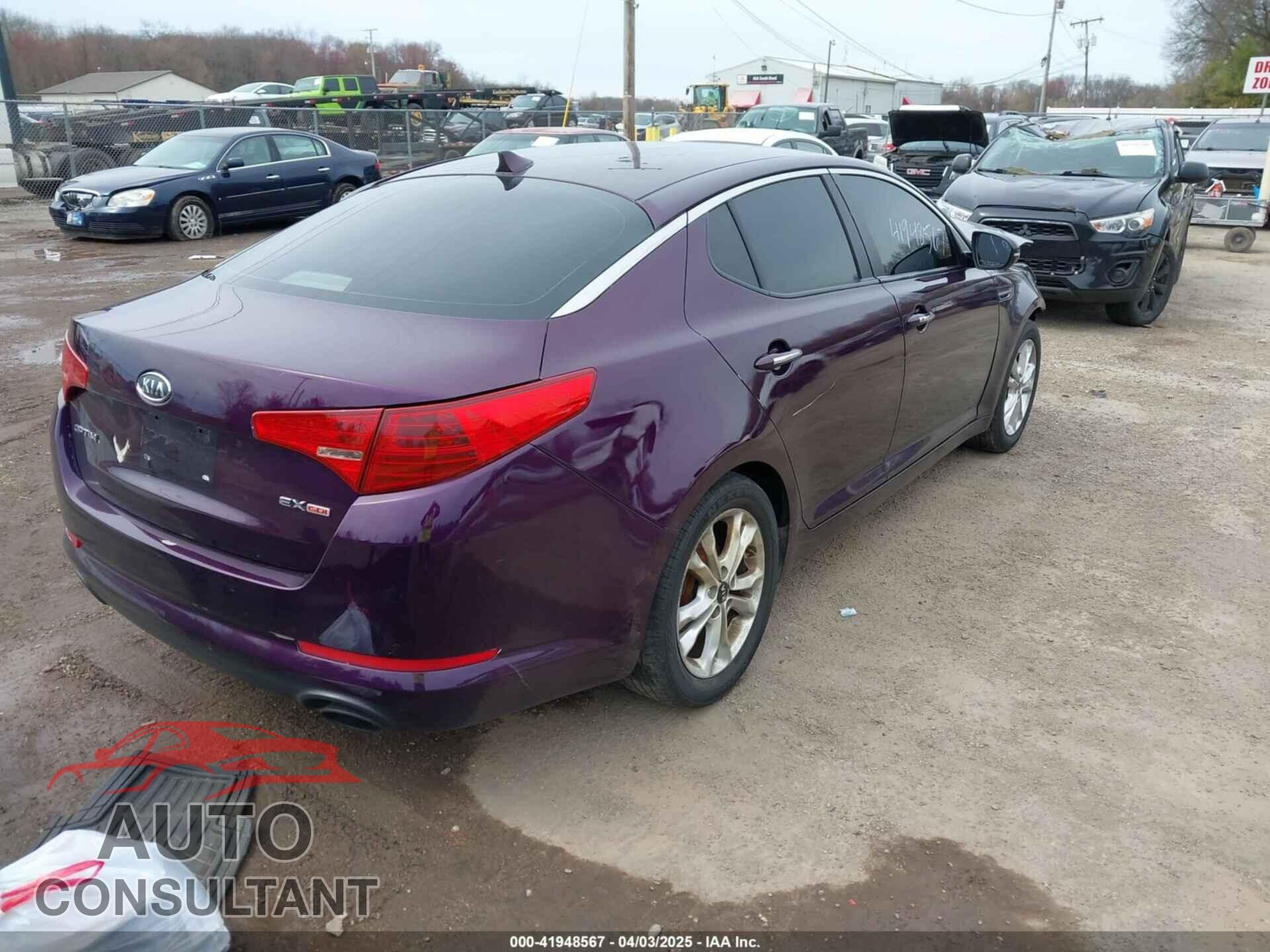 KIA OPTIMA 2011 - KNAGN4A76B5077655