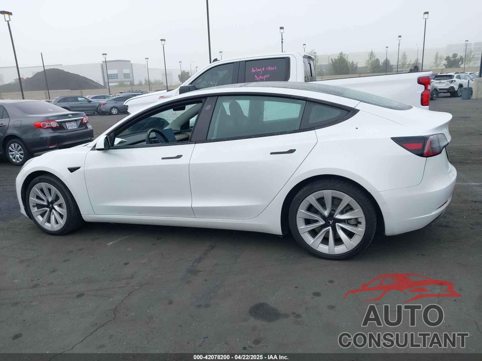 TESLA MODEL 3 2022 - 5YJ3E1EB8NF195708