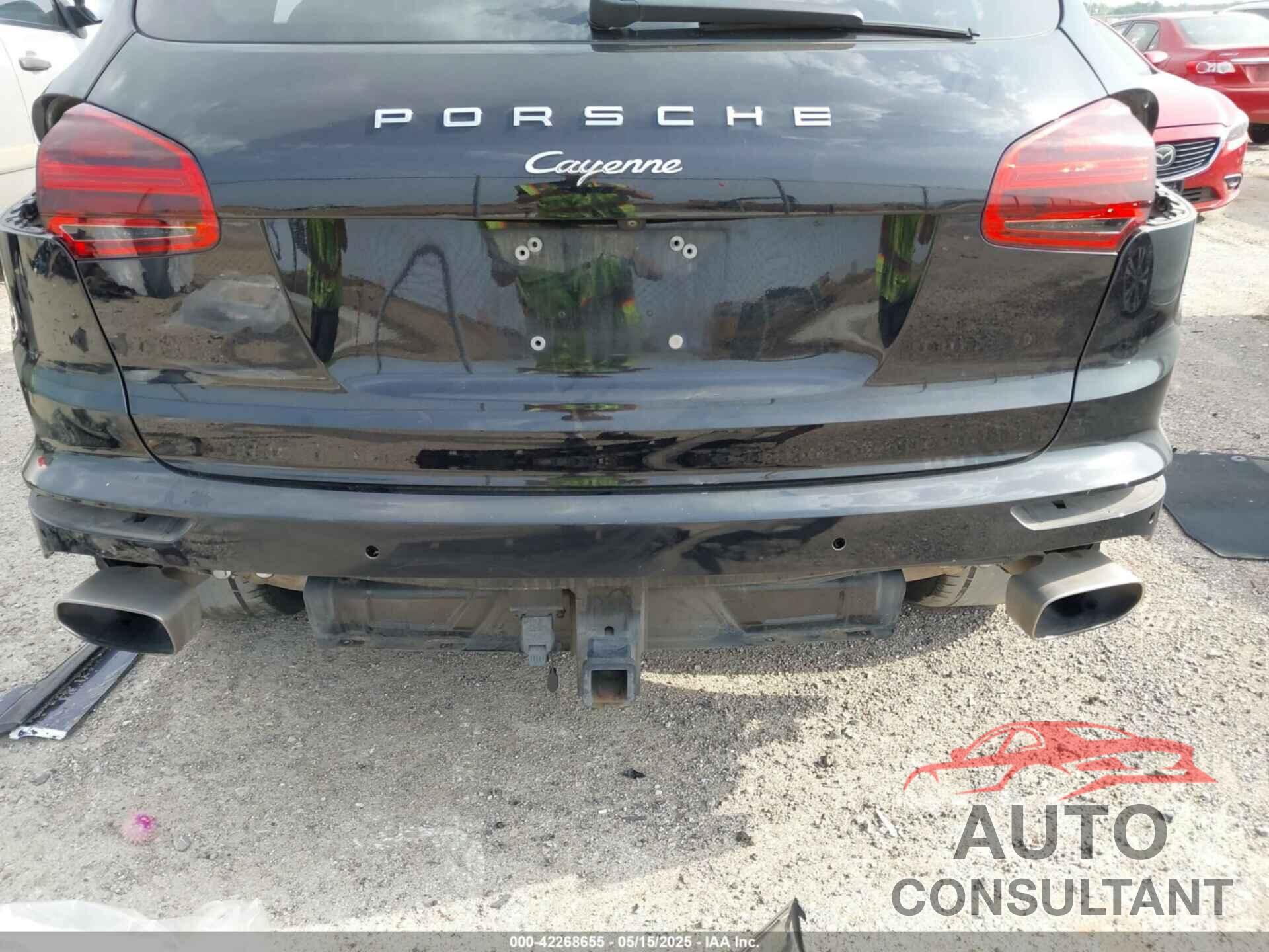 PORSCHE CAYENNE 2016 - WP1AA2A27GKA08400