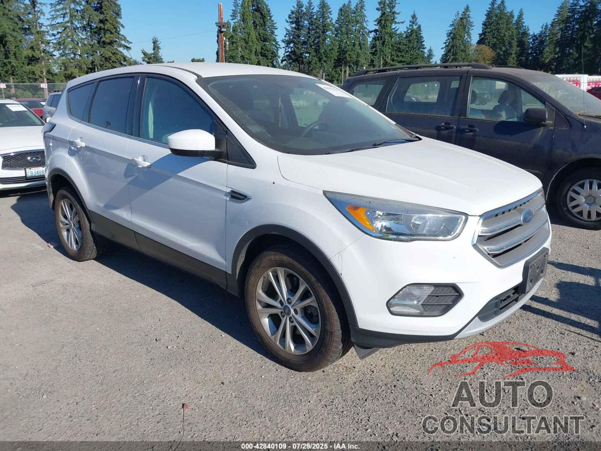 FORD ESCAPE 2017 - 1FMCU9GD8HUE49621
