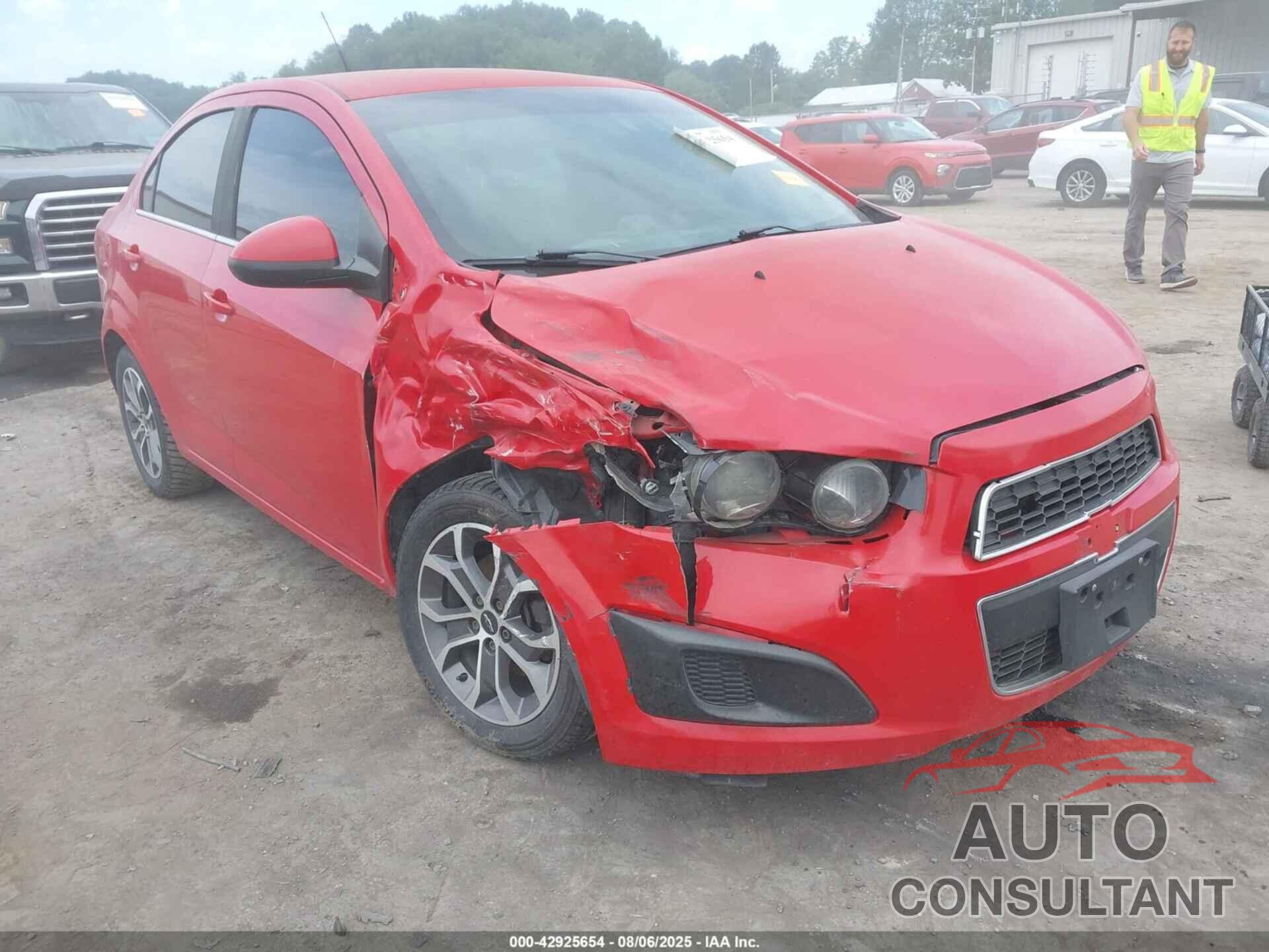 CHEVROLET SONIC 2013 - 1G1JC5SH3D4214399