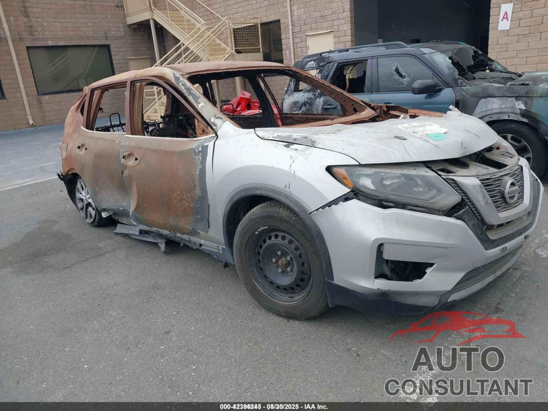 NISSAN ROGUE 2017 - KNMAT2MT2HP509635