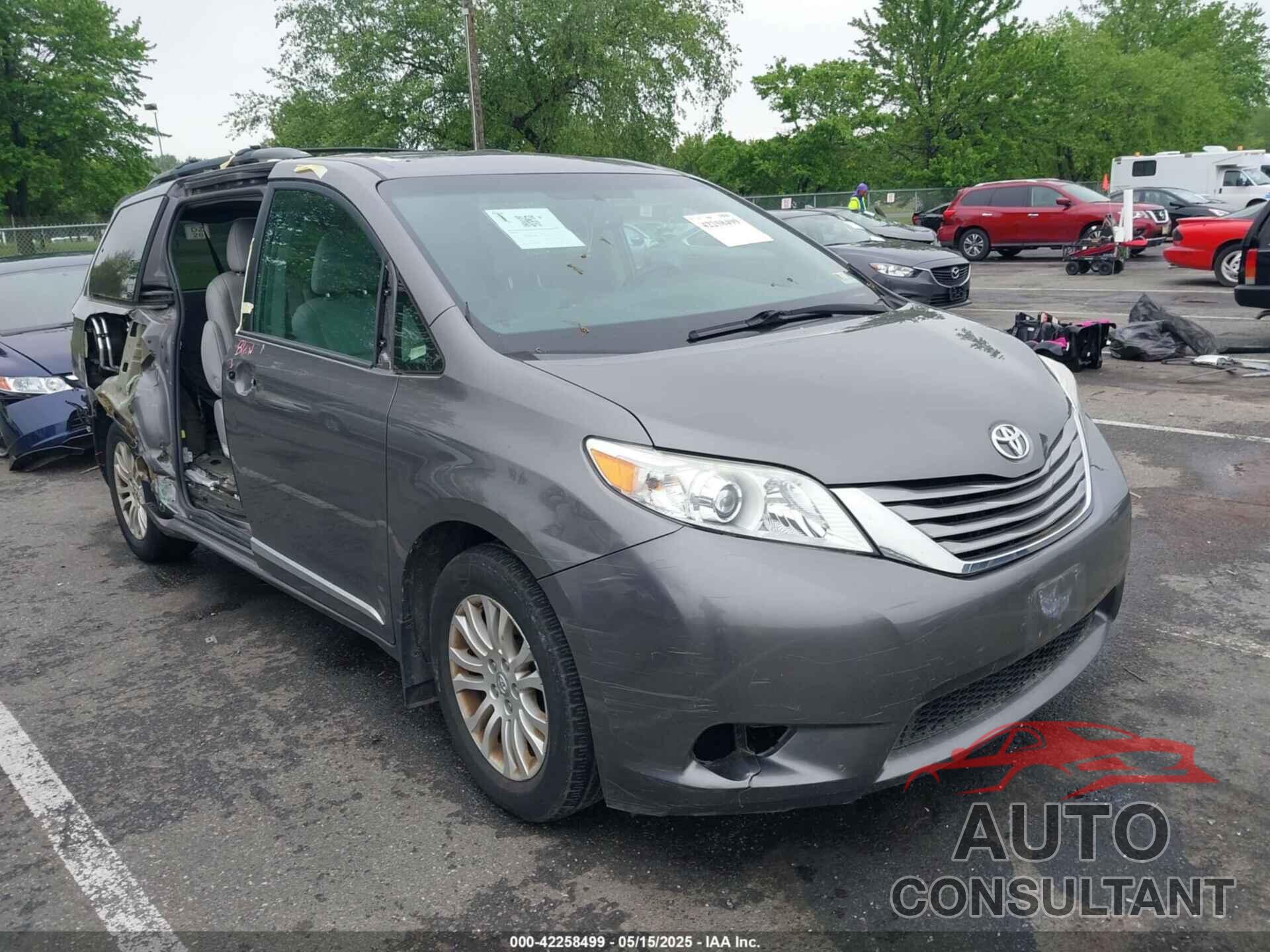 TOYOTA SIENNA 2017 - 5TDYZ3DC5HS893886