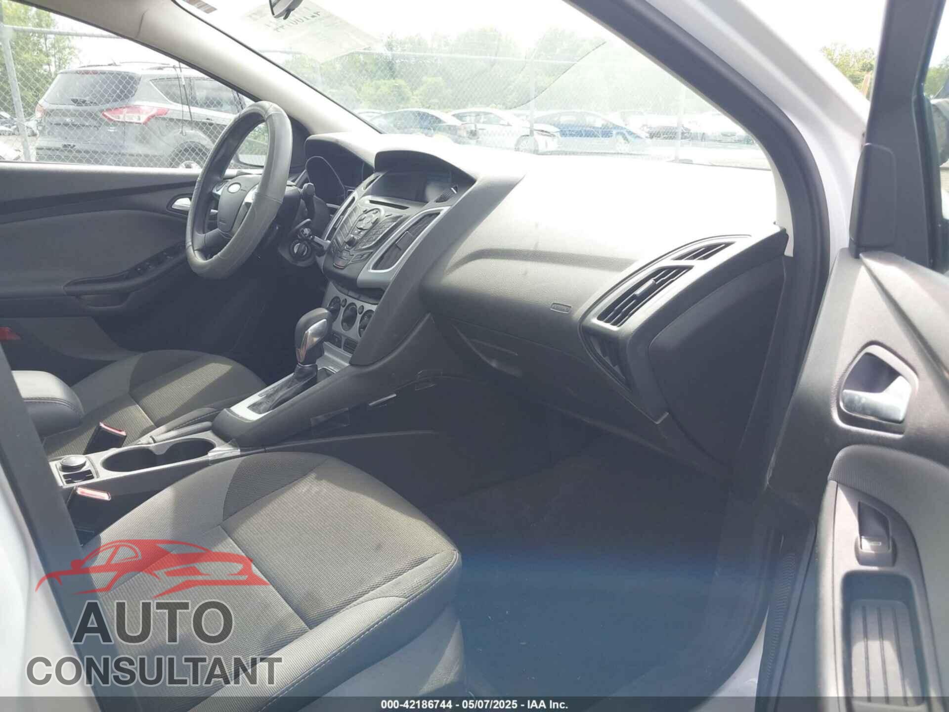 FORD FOCUS 2012 - 1FAHP3F25CL370507