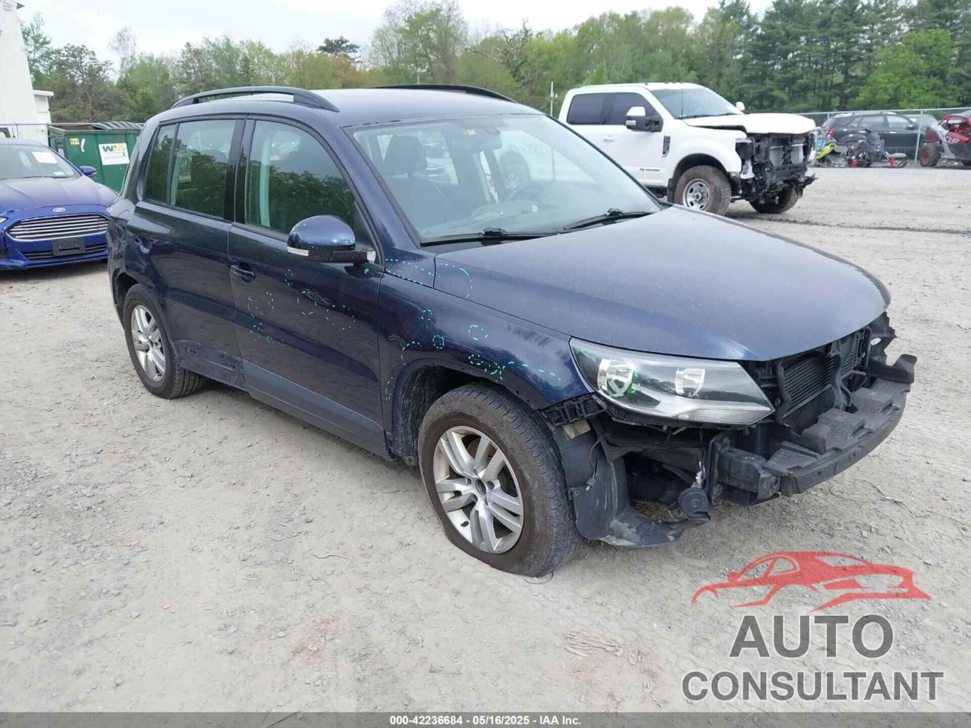 VOLKSWAGEN TIGUAN 2016 - WVGBV7AX7GW581305