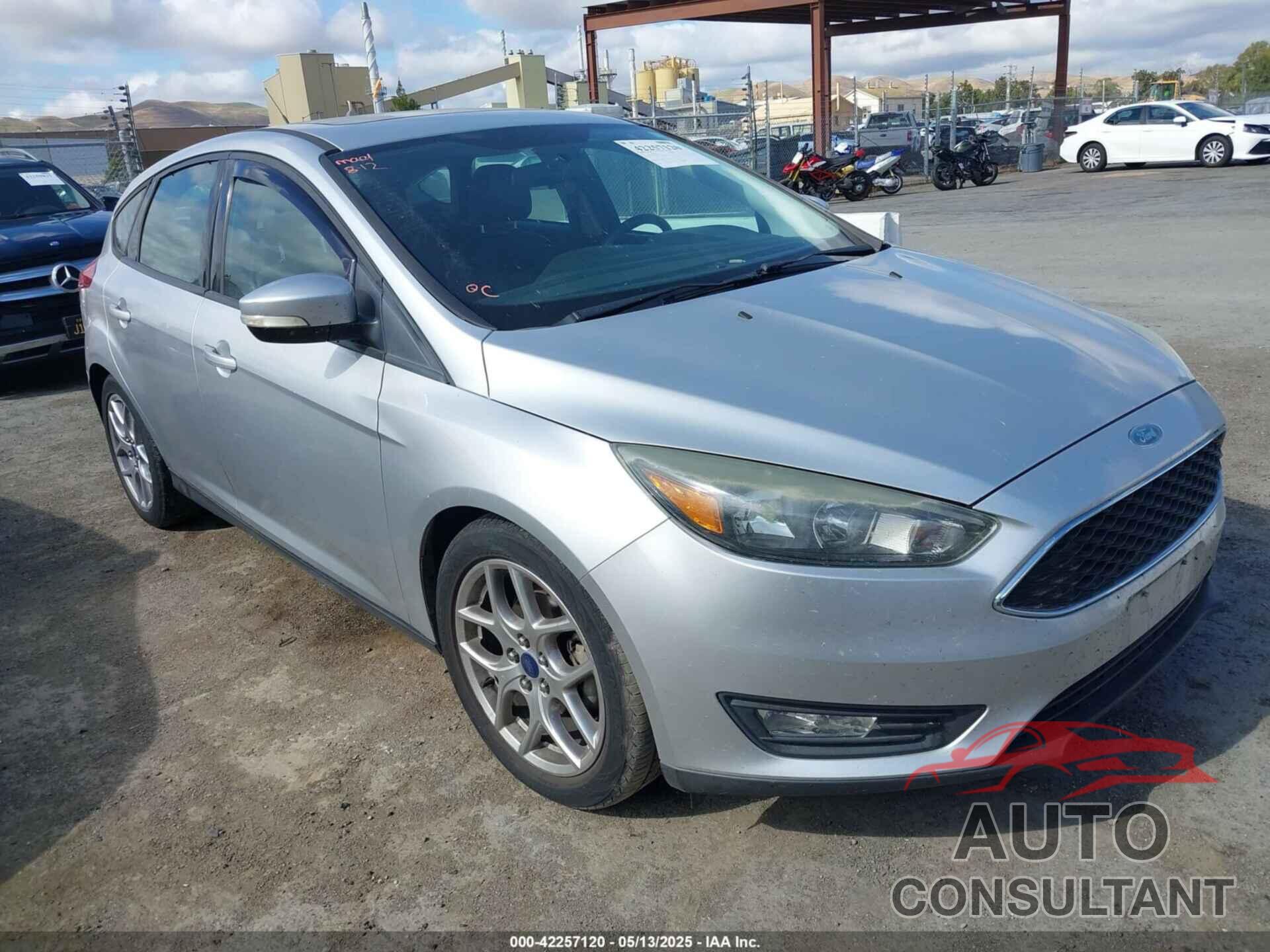 FORD FOCUS 2015 - 1FADP3K28FL318328