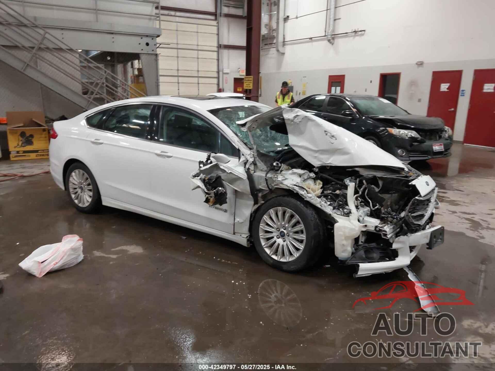FORD FUSION HYBRID 2015 - 3FA6P0LU1FR225241
