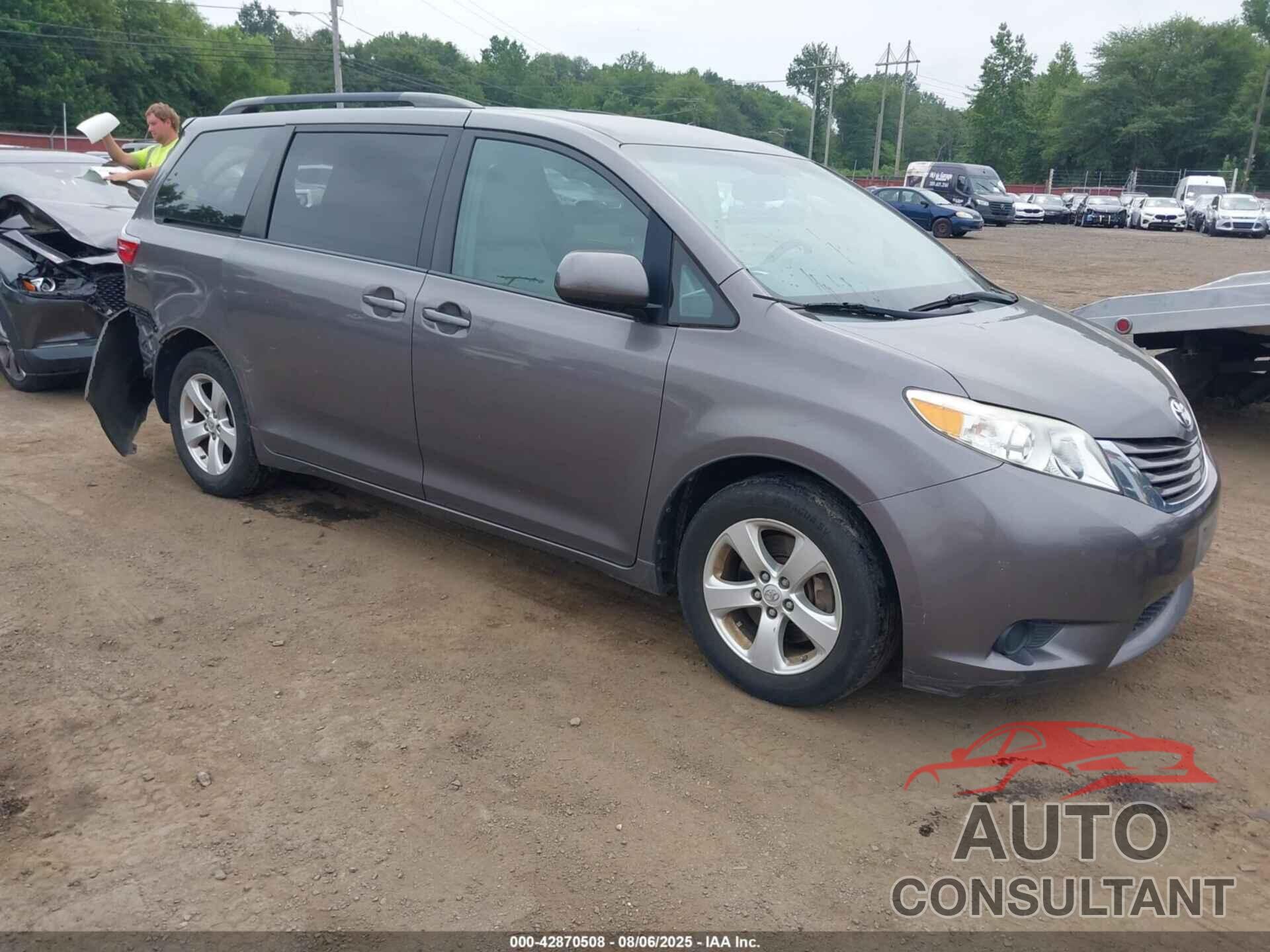TOYOTA SIENNA 2015 - 5TDKK3DC6FS598495