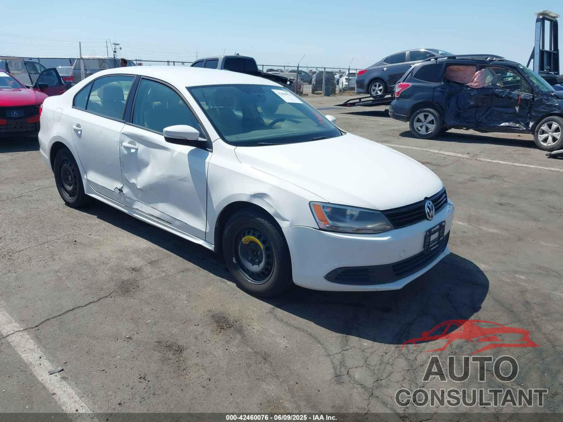 VOLKSWAGEN JETTA 2011 - 3VWDX7AJ5BM352100