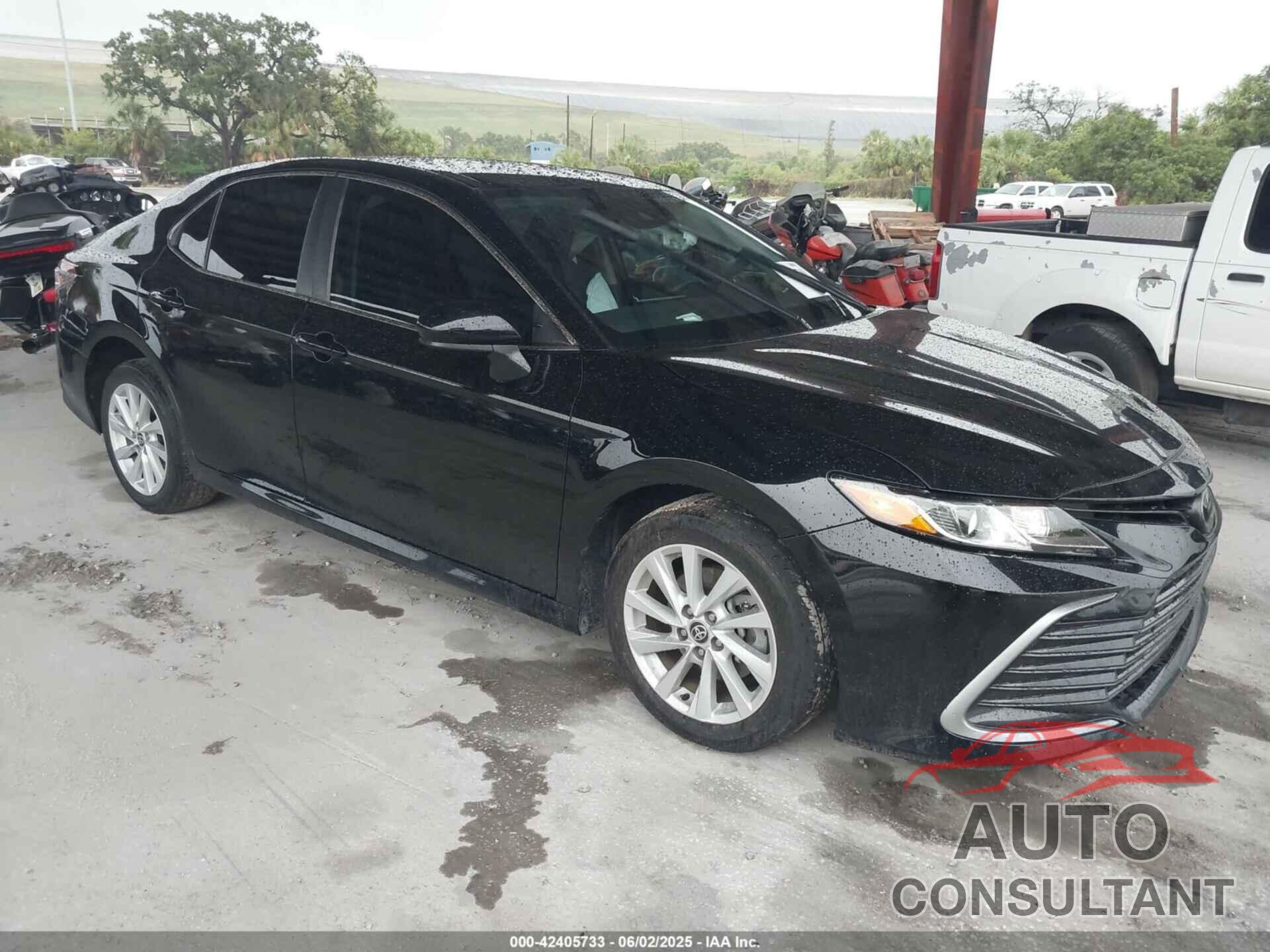 TOYOTA CAMRY 2022 - 4T1C11AK6NU654805