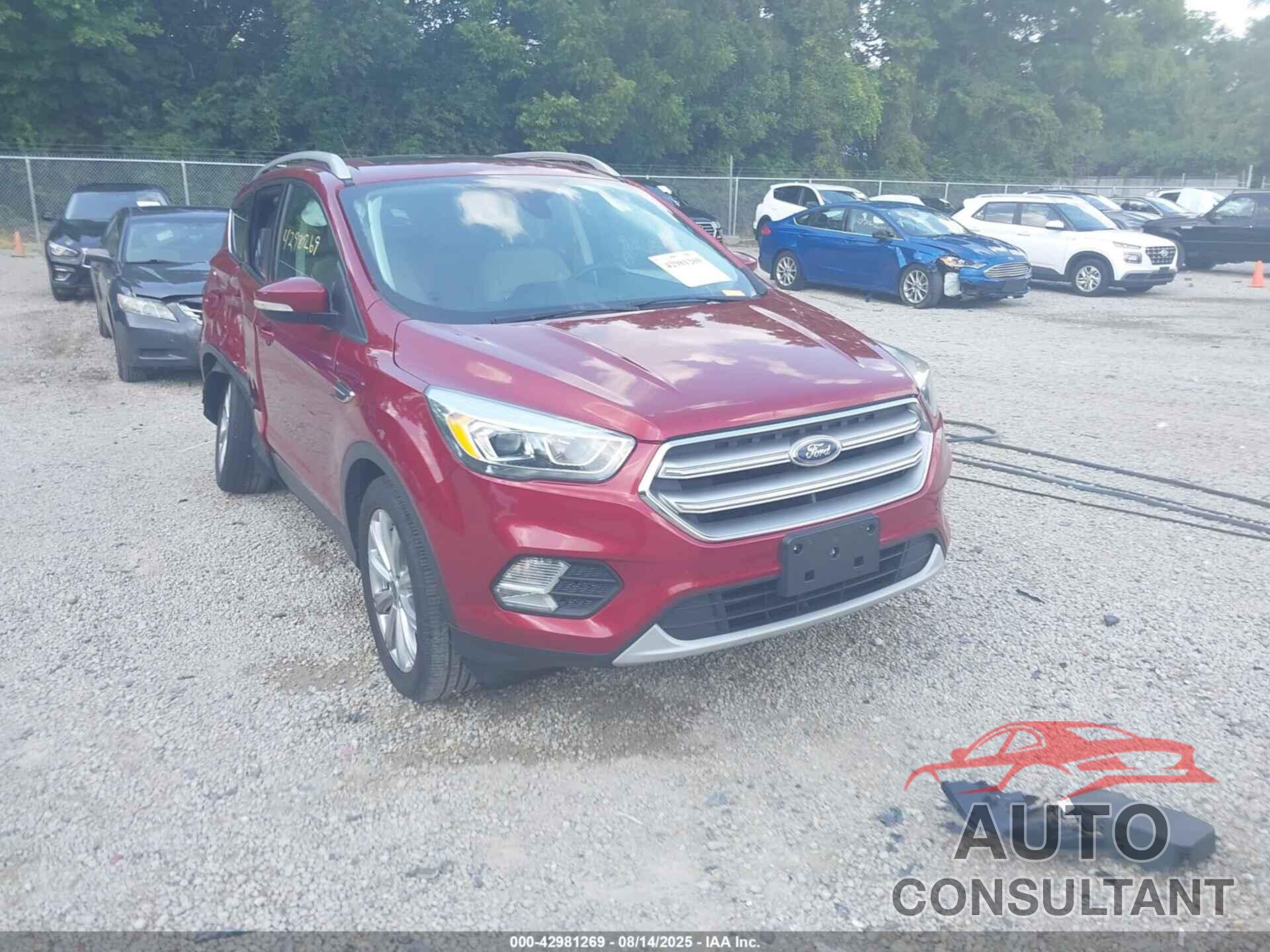 FORD ESCAPE 2017 - 1FMCU0J97HUB23177