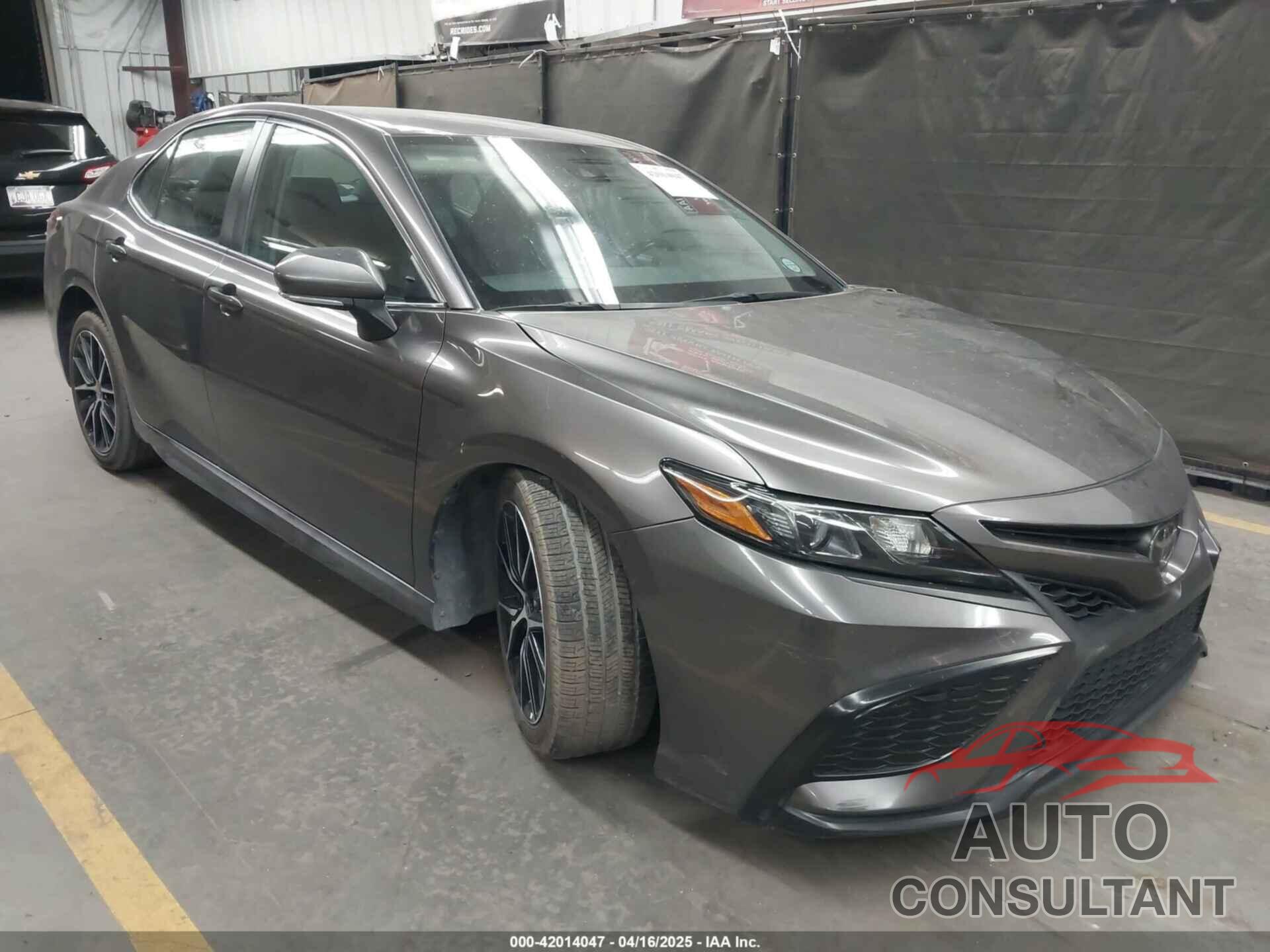 TOYOTA CAMRY 2022 - 4T1G11BK9NU053940