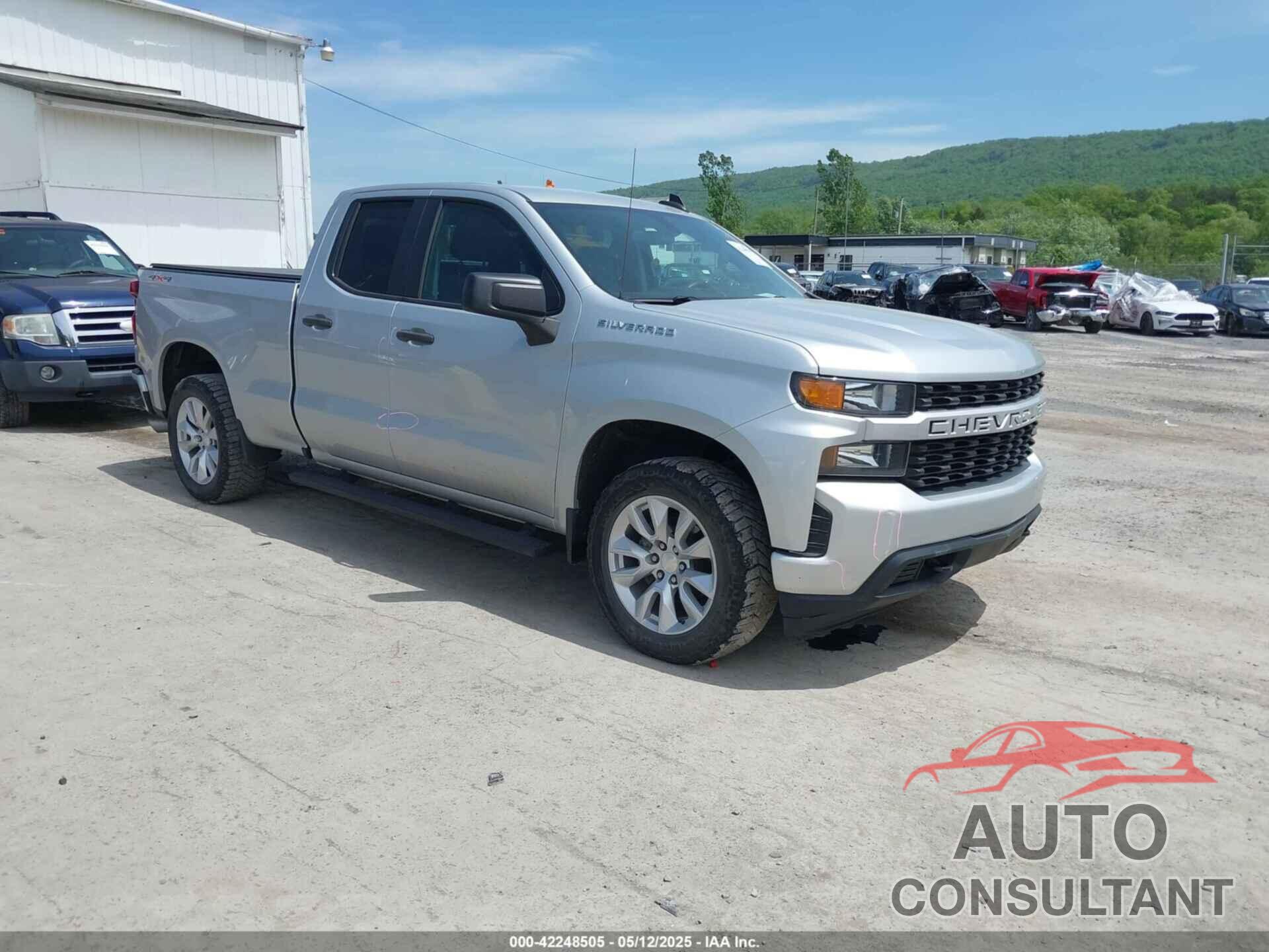 CHEVROLET SILVERADO 1500 2019 - 1GCRYBEH3KZ266704