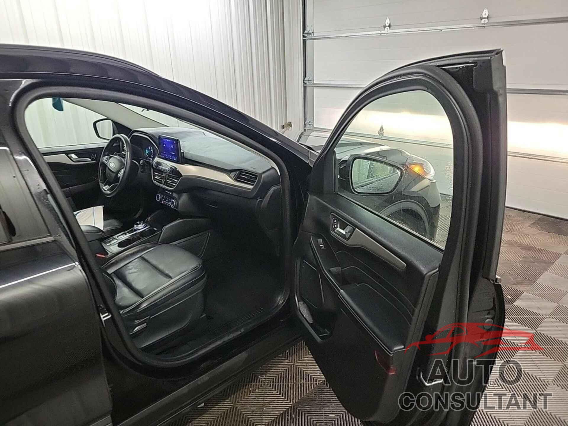 FORD ESCAPE 2021 - 1FMCU9CZ9MUA54181