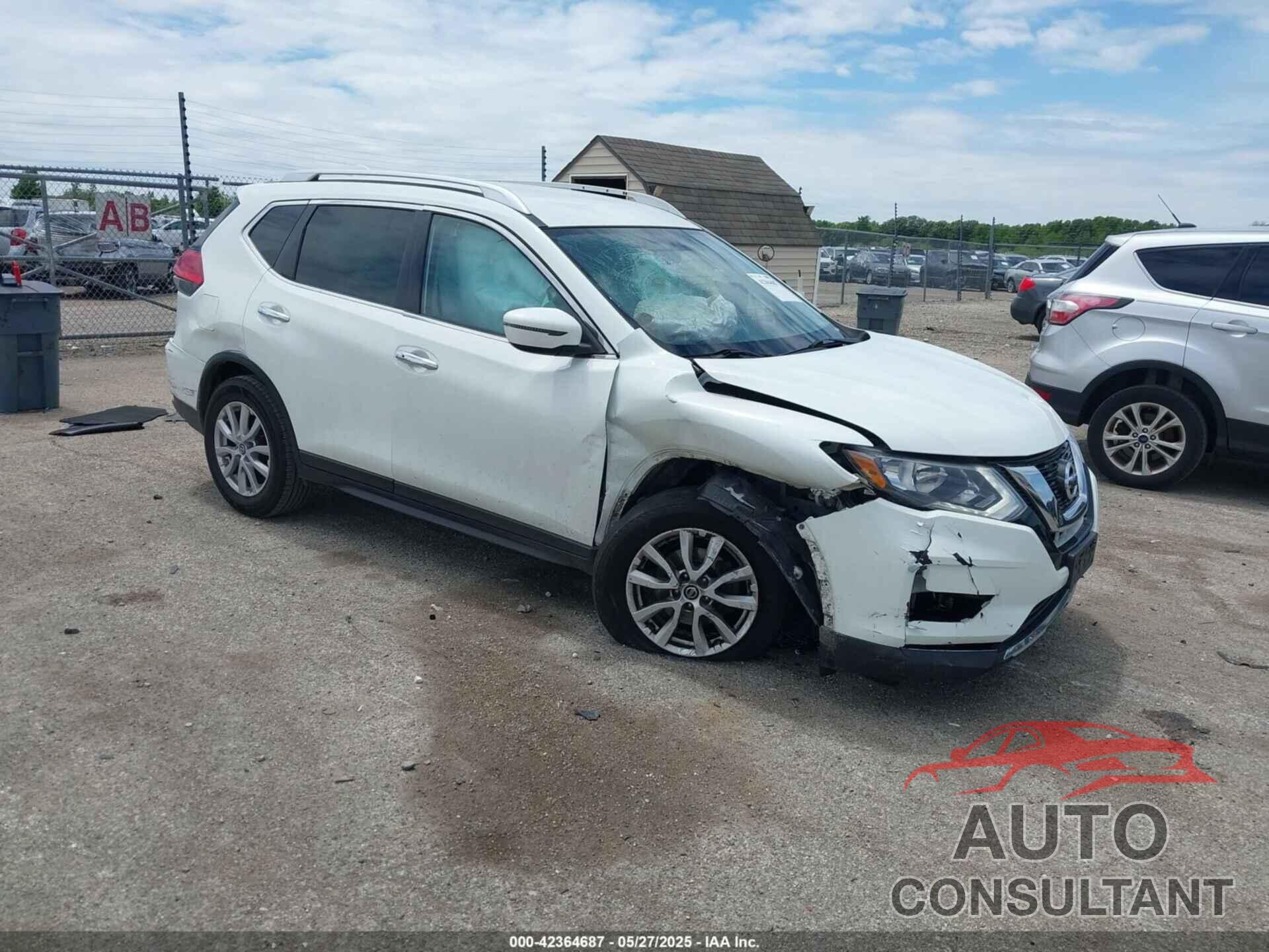 NISSAN ROGUE 2017 - KNMAT2MTXHP550384