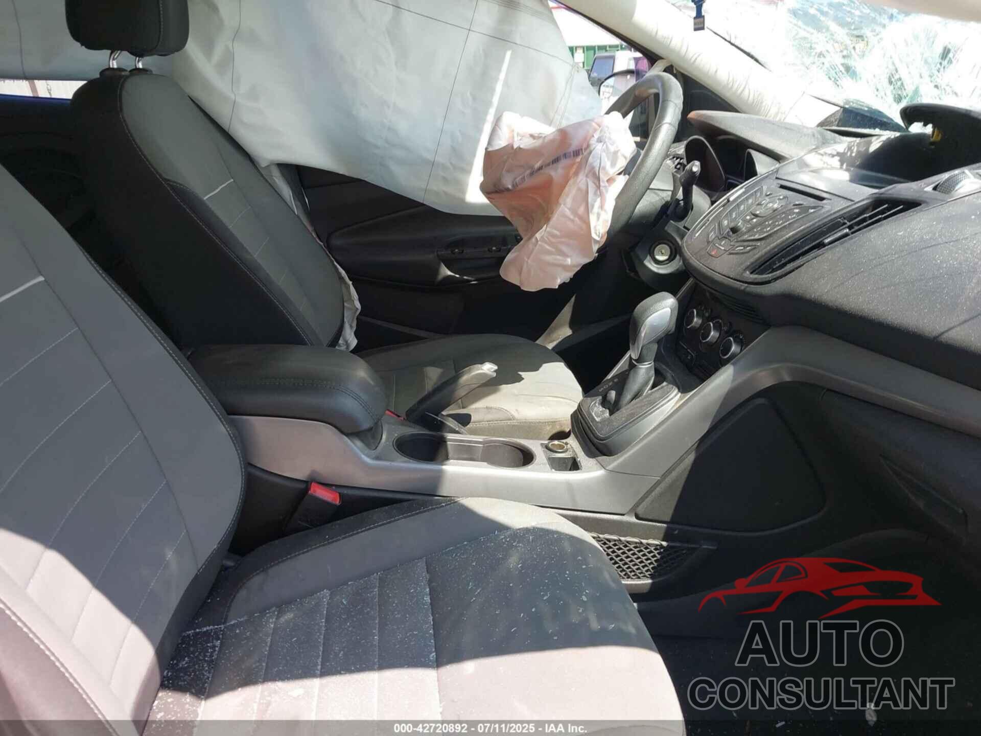 FORD ESCAPE 2015 - 1FMCU9G94FUC44208