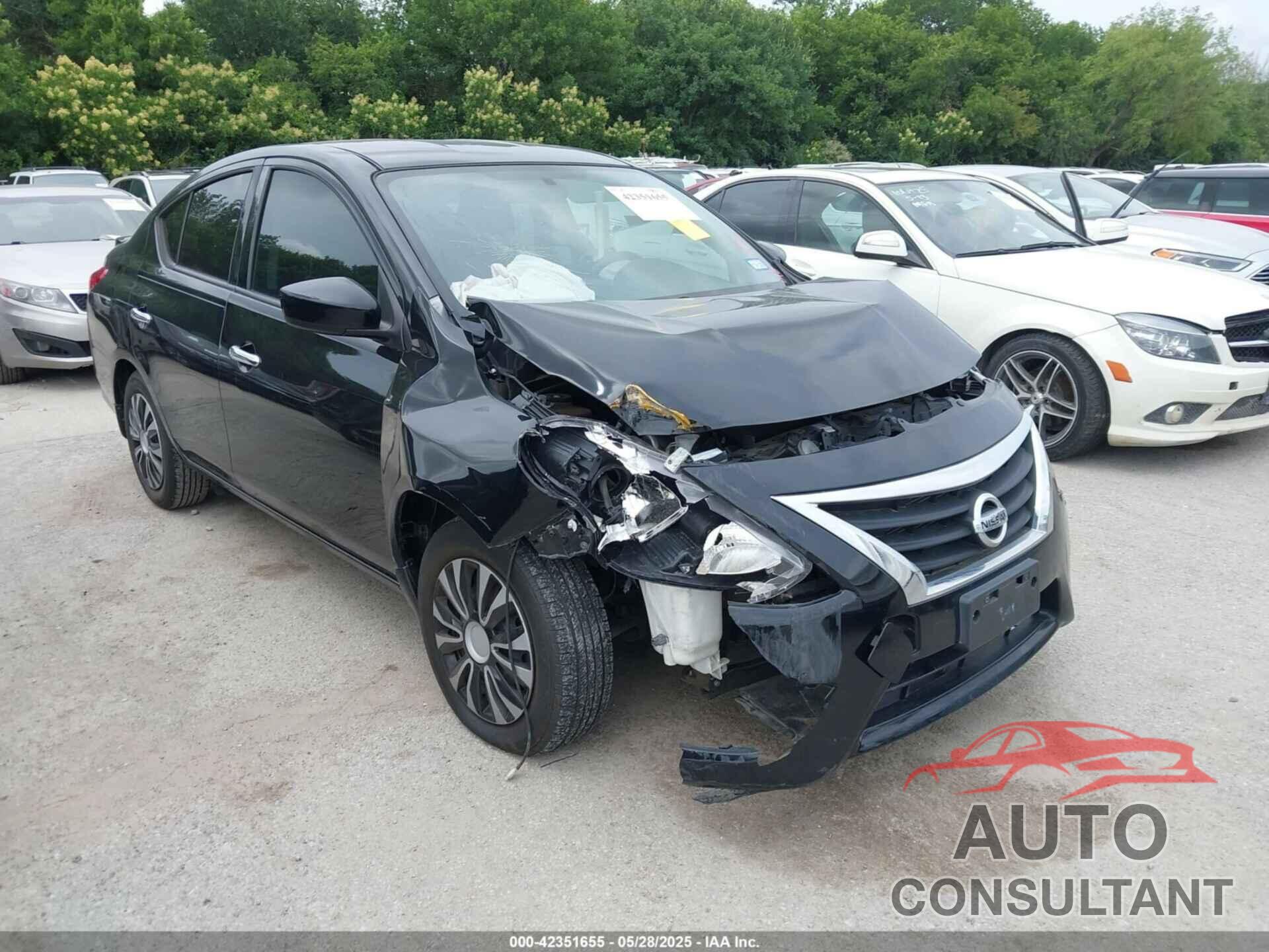 NISSAN VERSA 2018 - 3N1CN7AP2JL856779