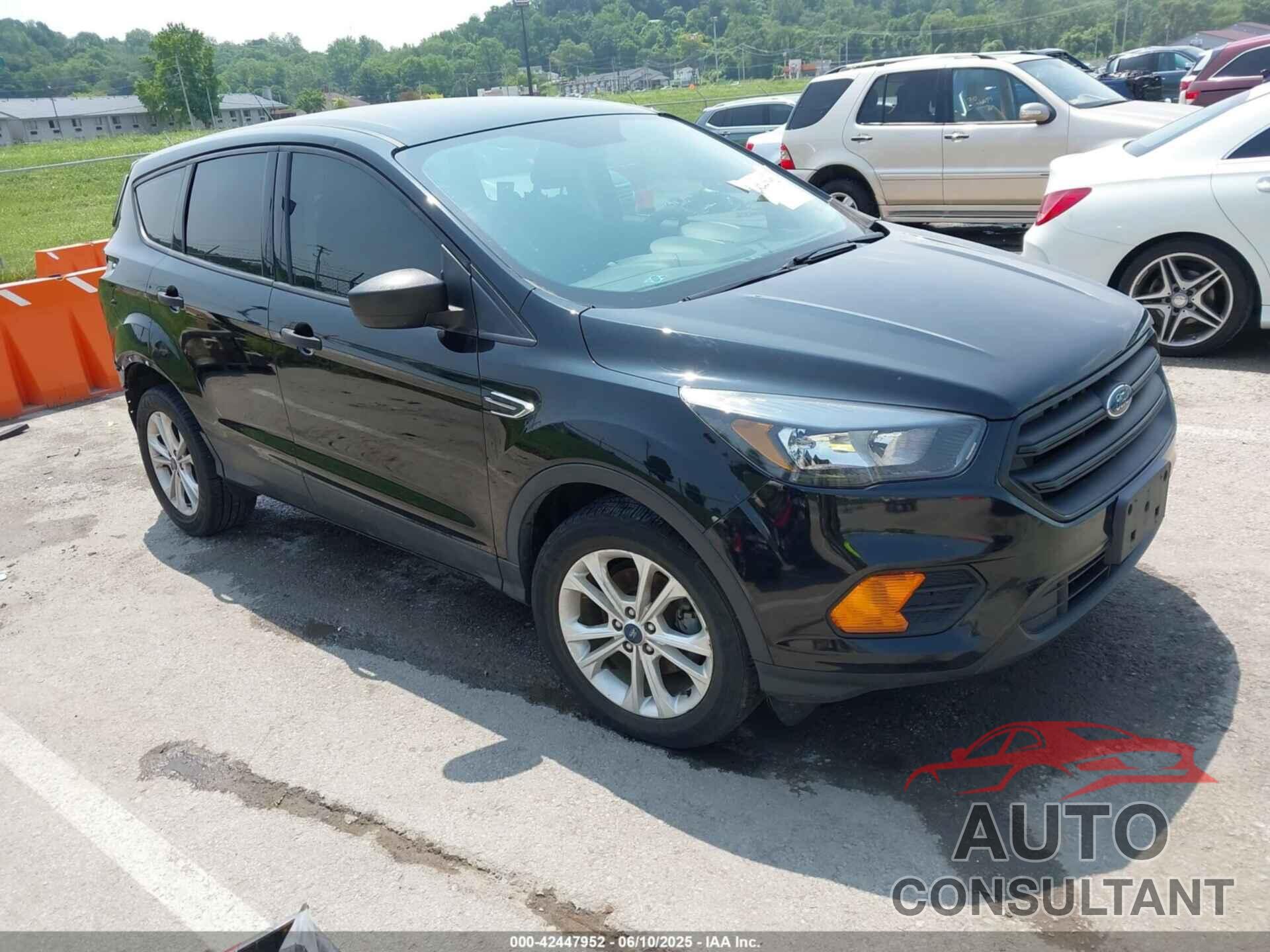 FORD ESCAPE 2018 - 1FMCU0F78JUB60610