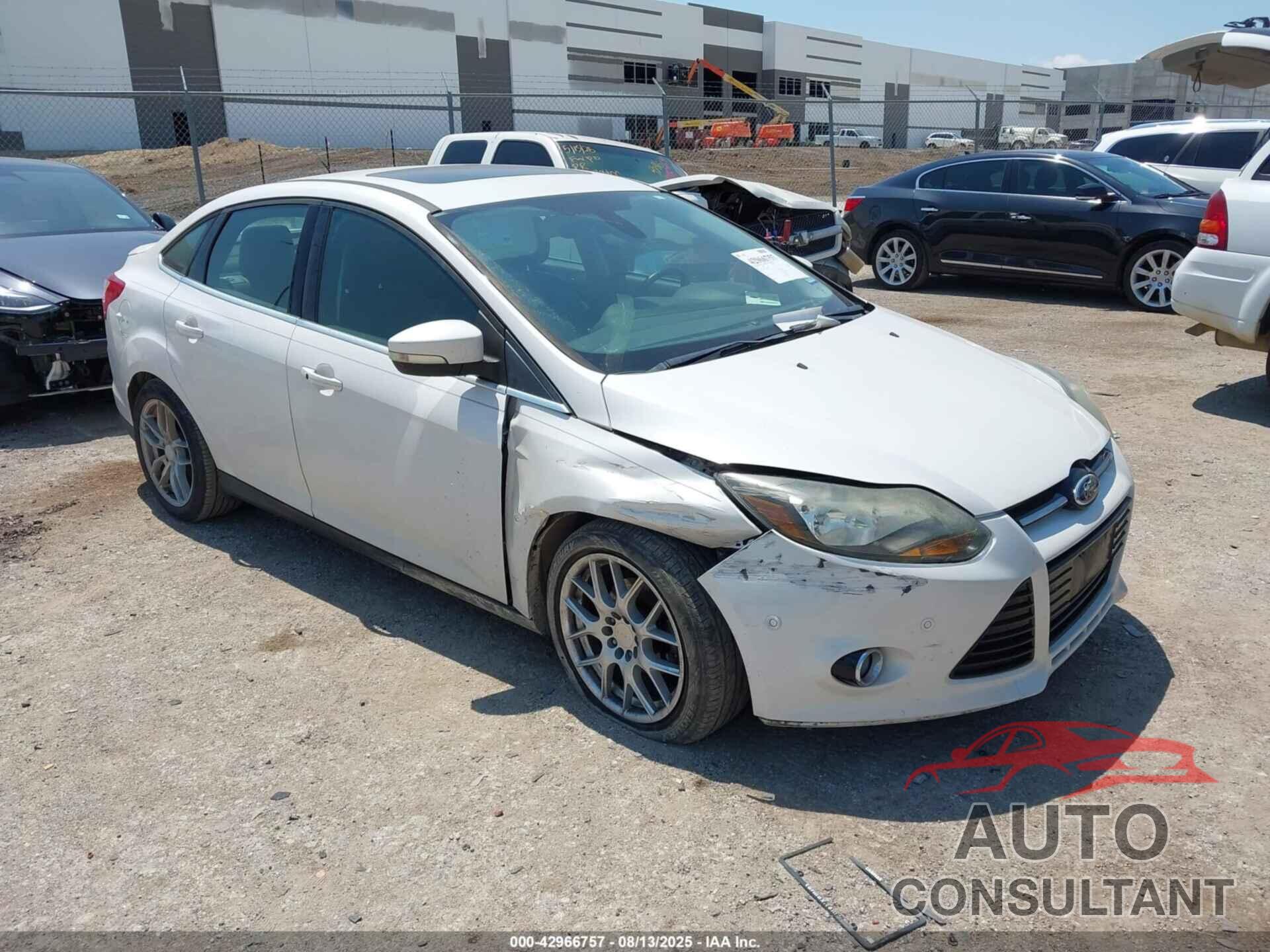 FORD FOCUS 2012 - 1FAHP3J24CL428808