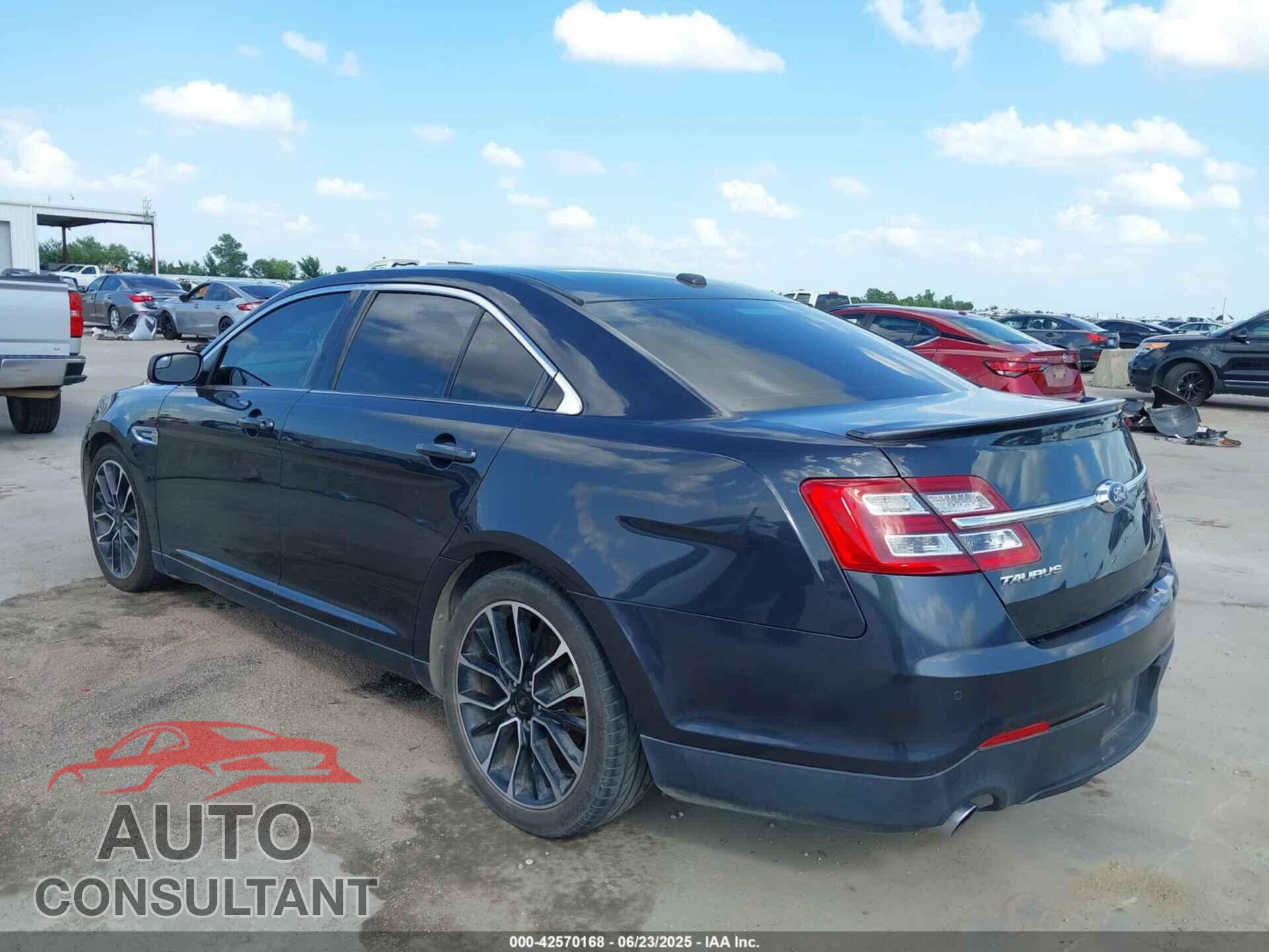 FORD TAURUS 2017 - 1FAHP2E92HG143011