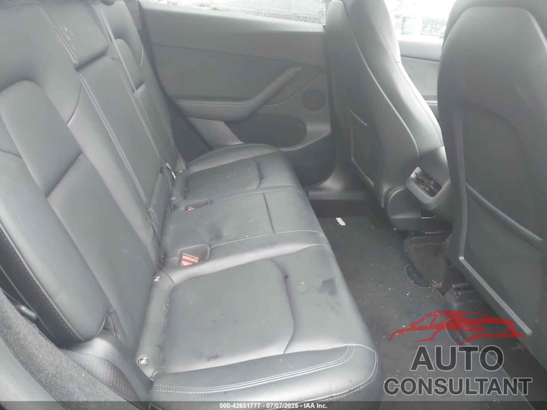TESLA MODEL Y 2023 - 7SAYGDEE4PF857740