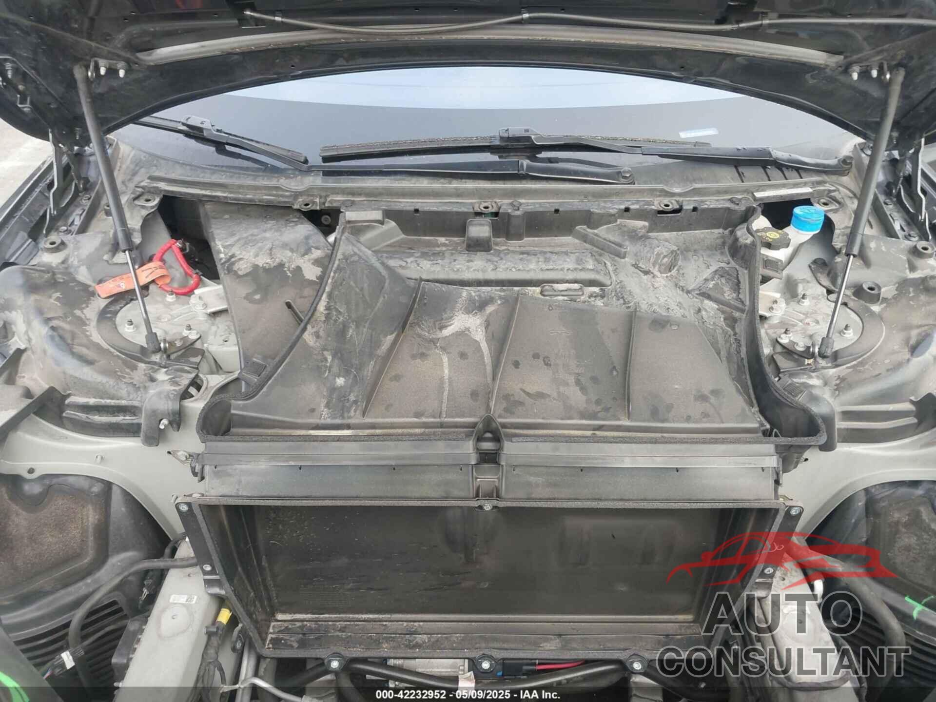 TESLA MODEL S 2017 - 5YJSA1E11HF205255