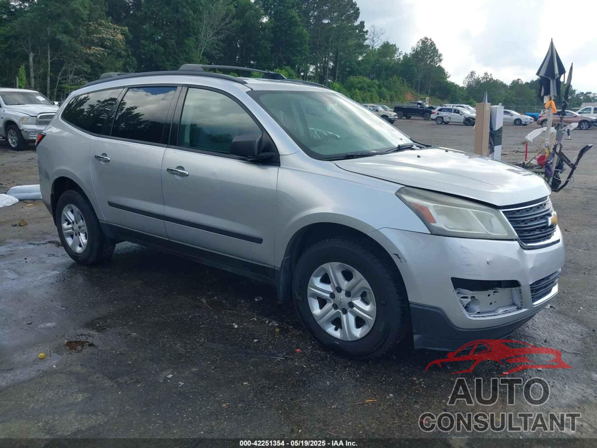 CHEVROLET TRAVERSE 2015 - 1GNKRFKD3FJ159607