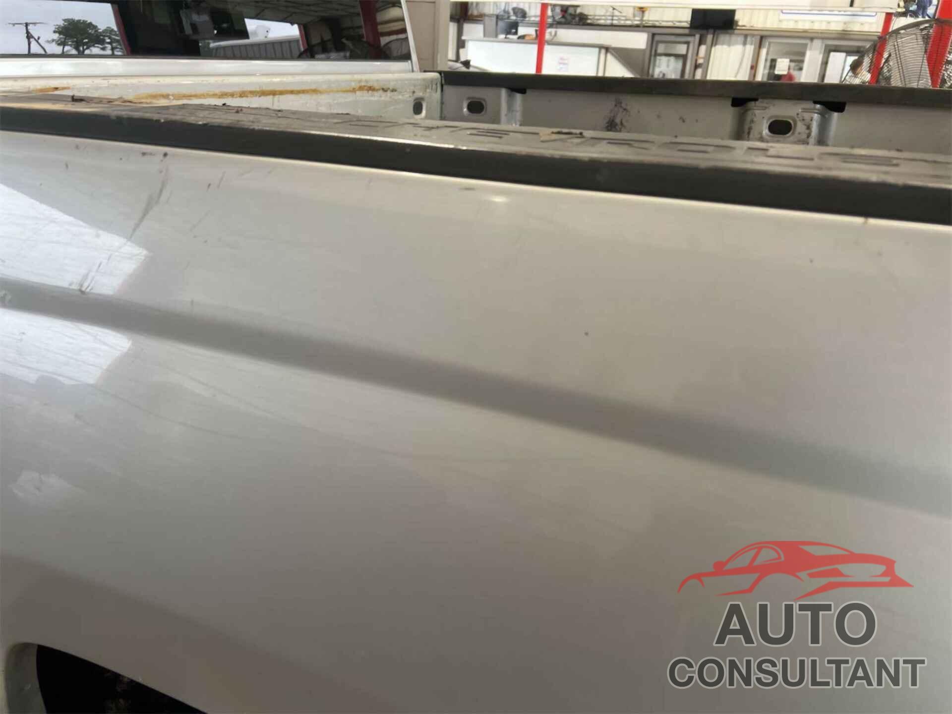 CHEVROLET SILVERADO 2018 - 1GC2KVEG1JZ324335