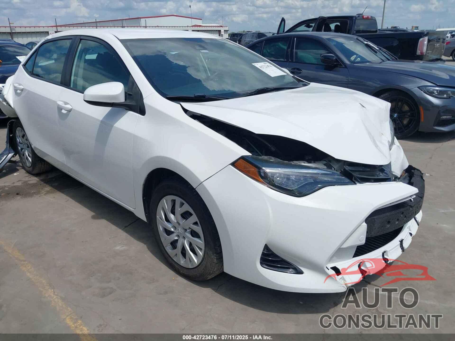 TOYOTA COROLLA 2018 - 5YFBURHE0JP781627