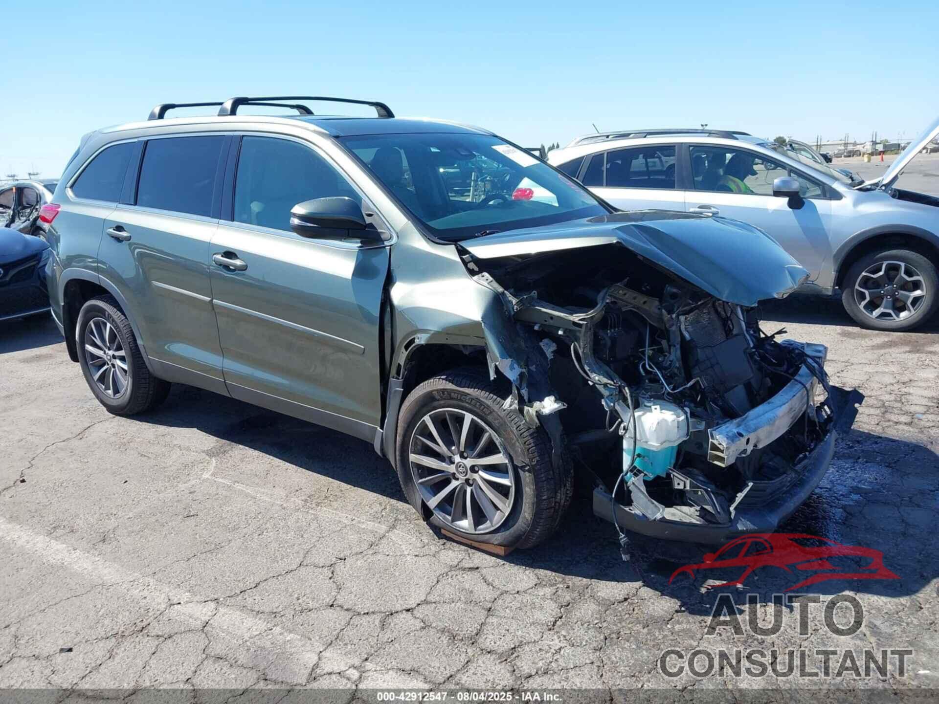 TOYOTA HIGHLANDER 2019 - 5TDJZRFH4KS929894
