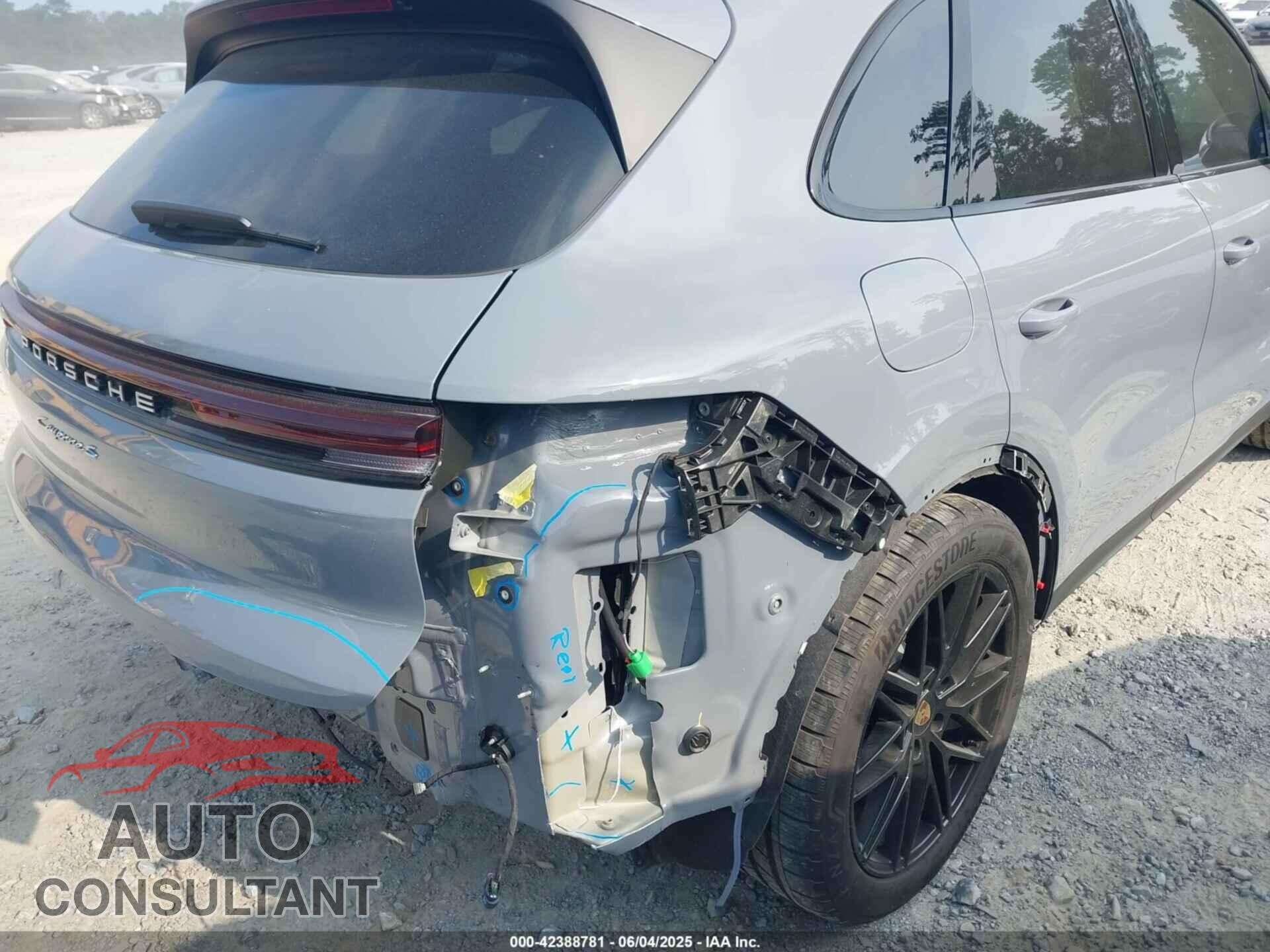PORSCHE CAYENNE 2024 - WP1AL2AY0RDA32737