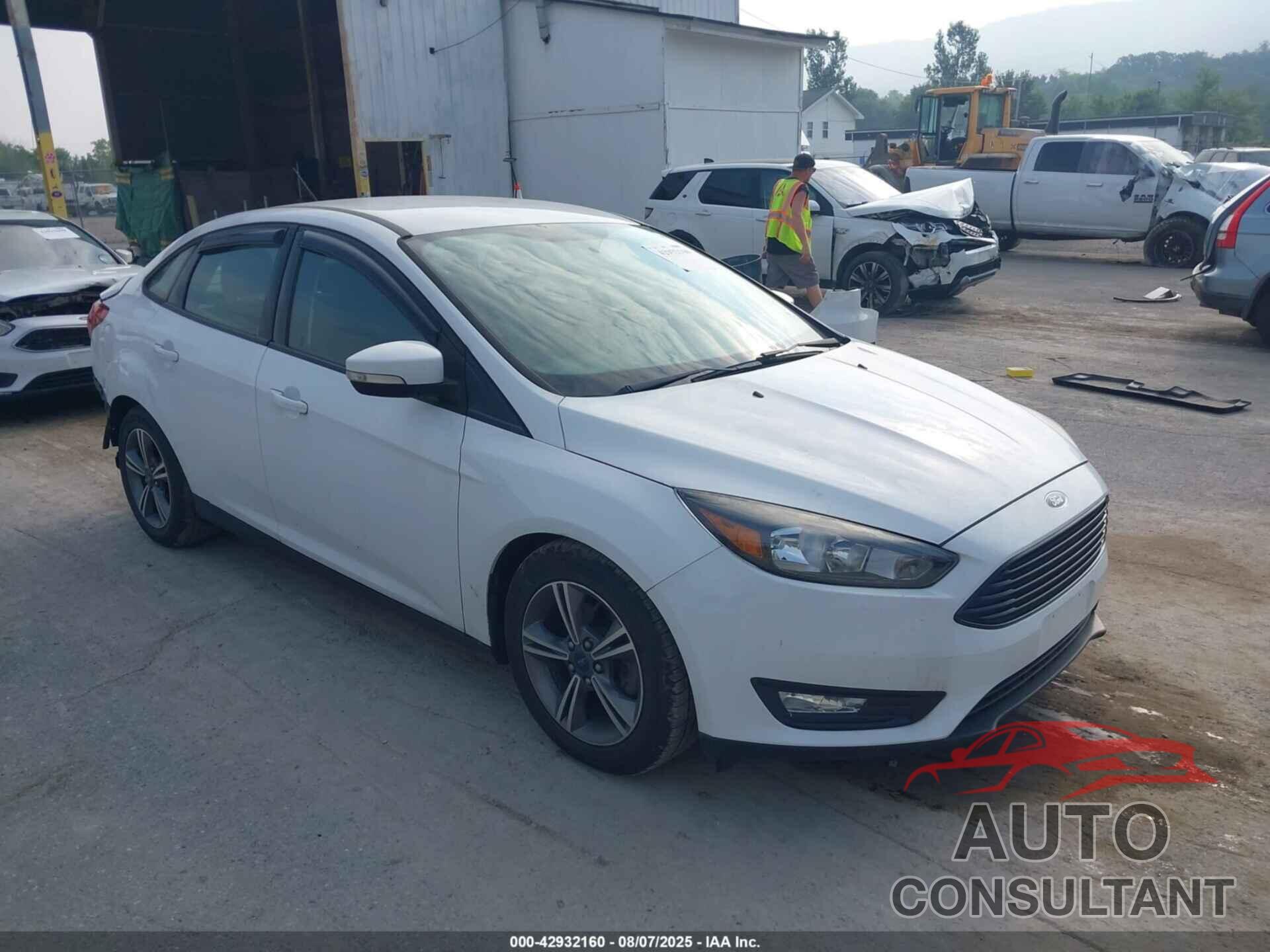 FORD FOCUS 2016 - 1FADP3FE8GL402686