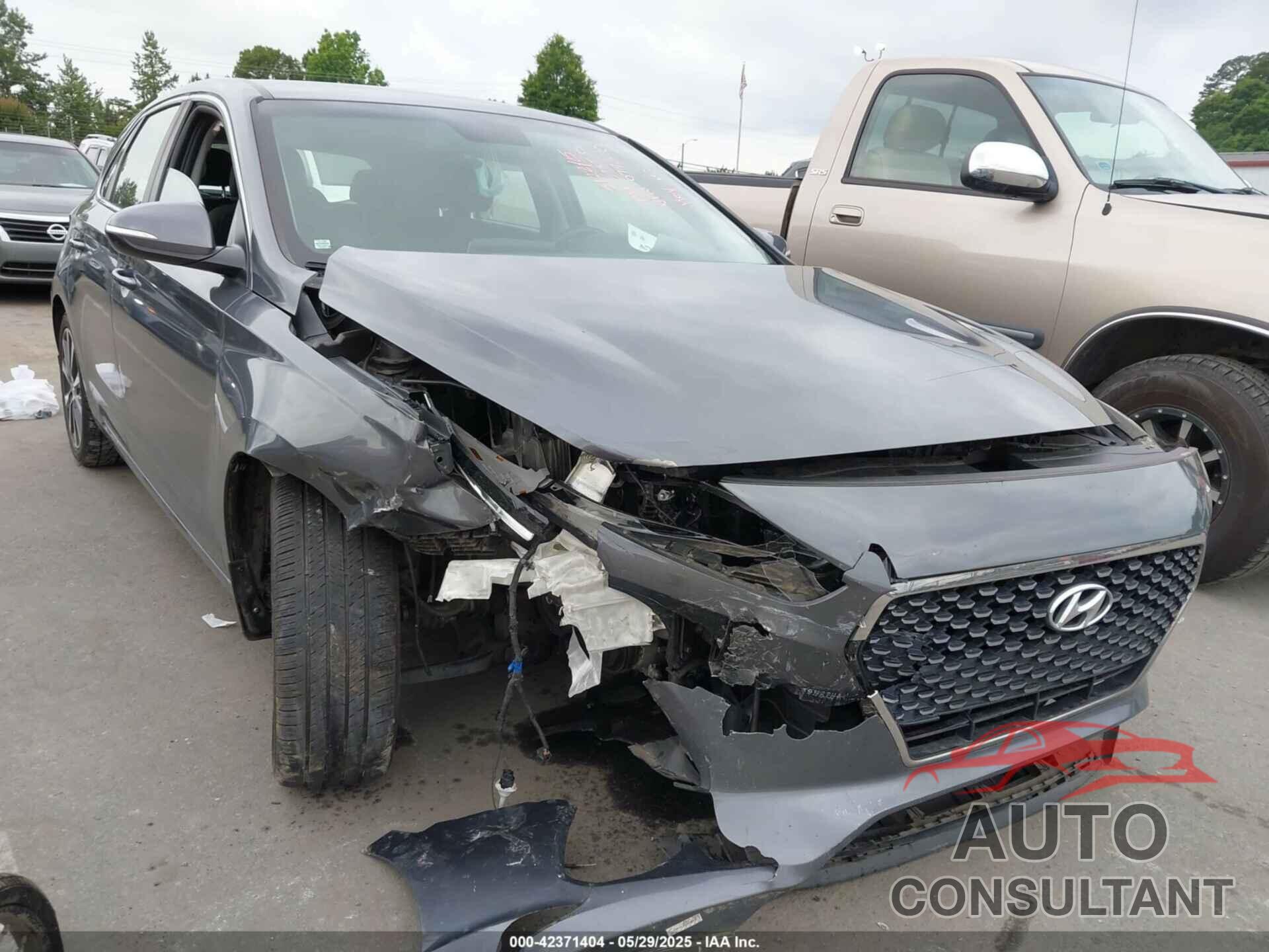 HYUNDAI ELANTRA GT 2018 - KMHH35LE3JU079670