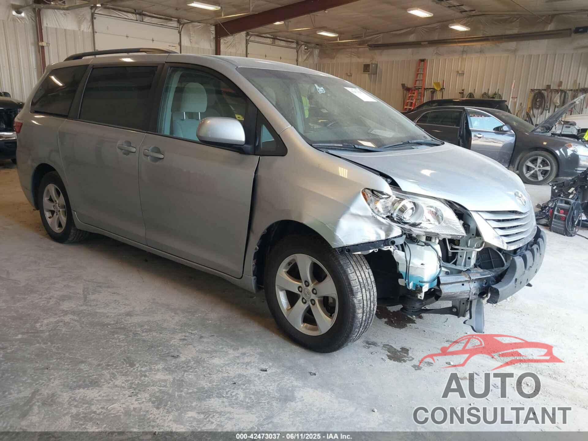 TOYOTA SIENNA 2015 - 5TDKK3DC2FS643769