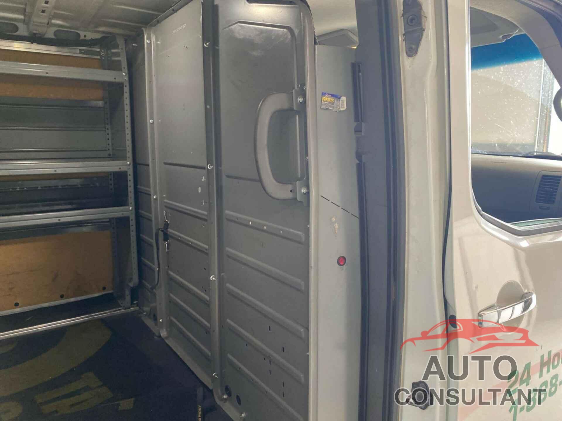 NISSAN NV CARGO NV2500 HD 2019 - 1N6BF0KY4KN804394